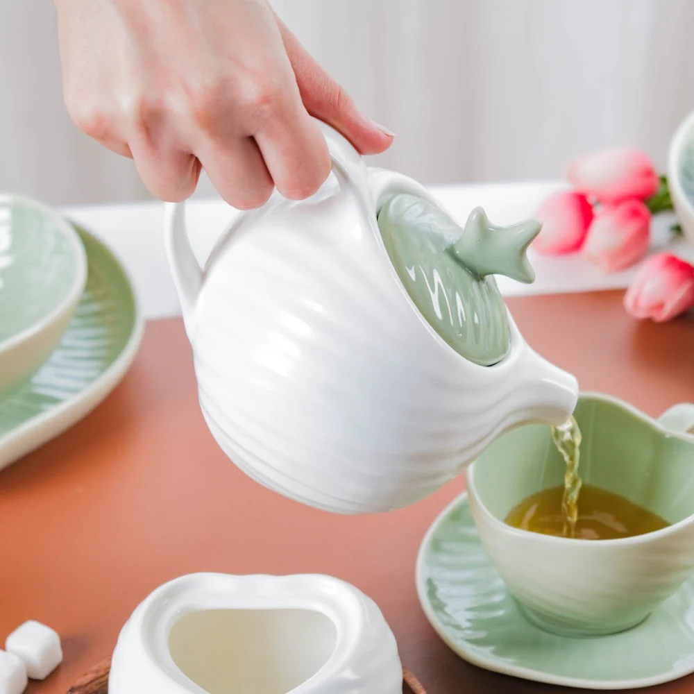 Taro Leaf Teapot With Lid - Image 10