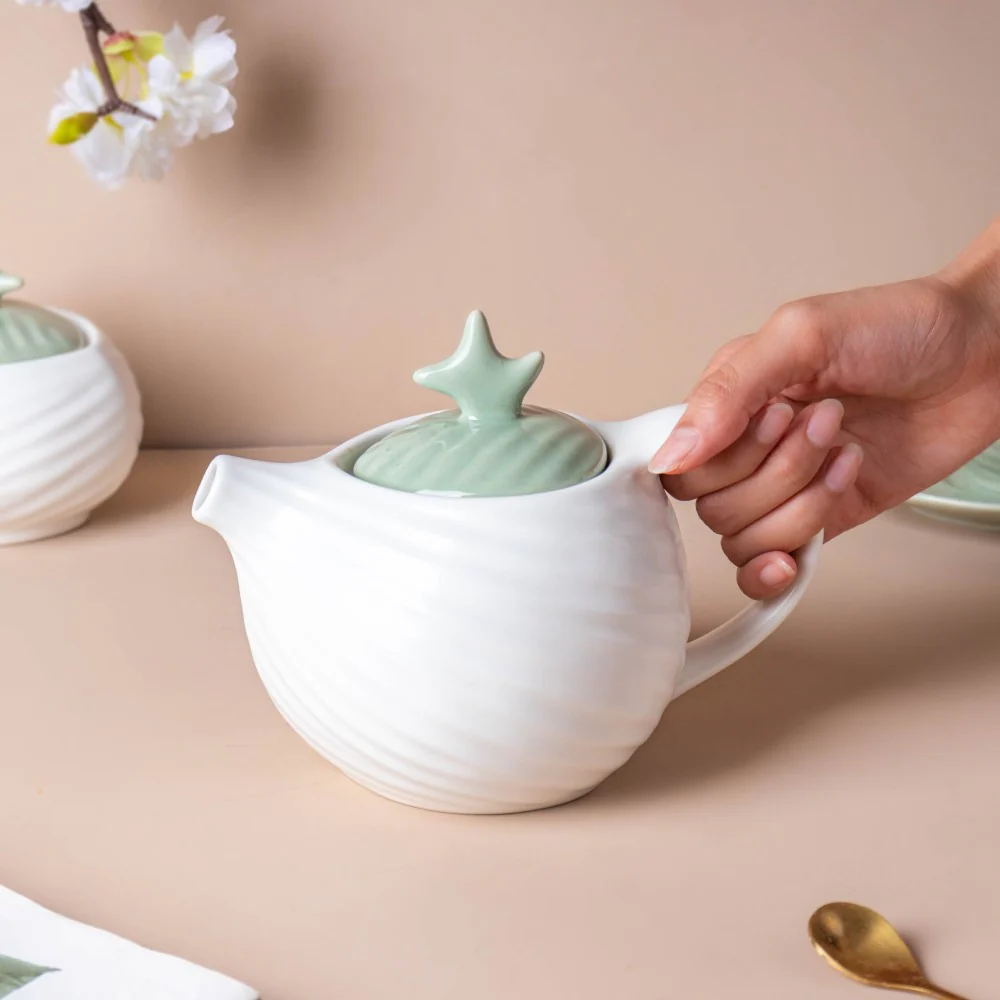 Taro Leaf Teapot With Lid - Image 4