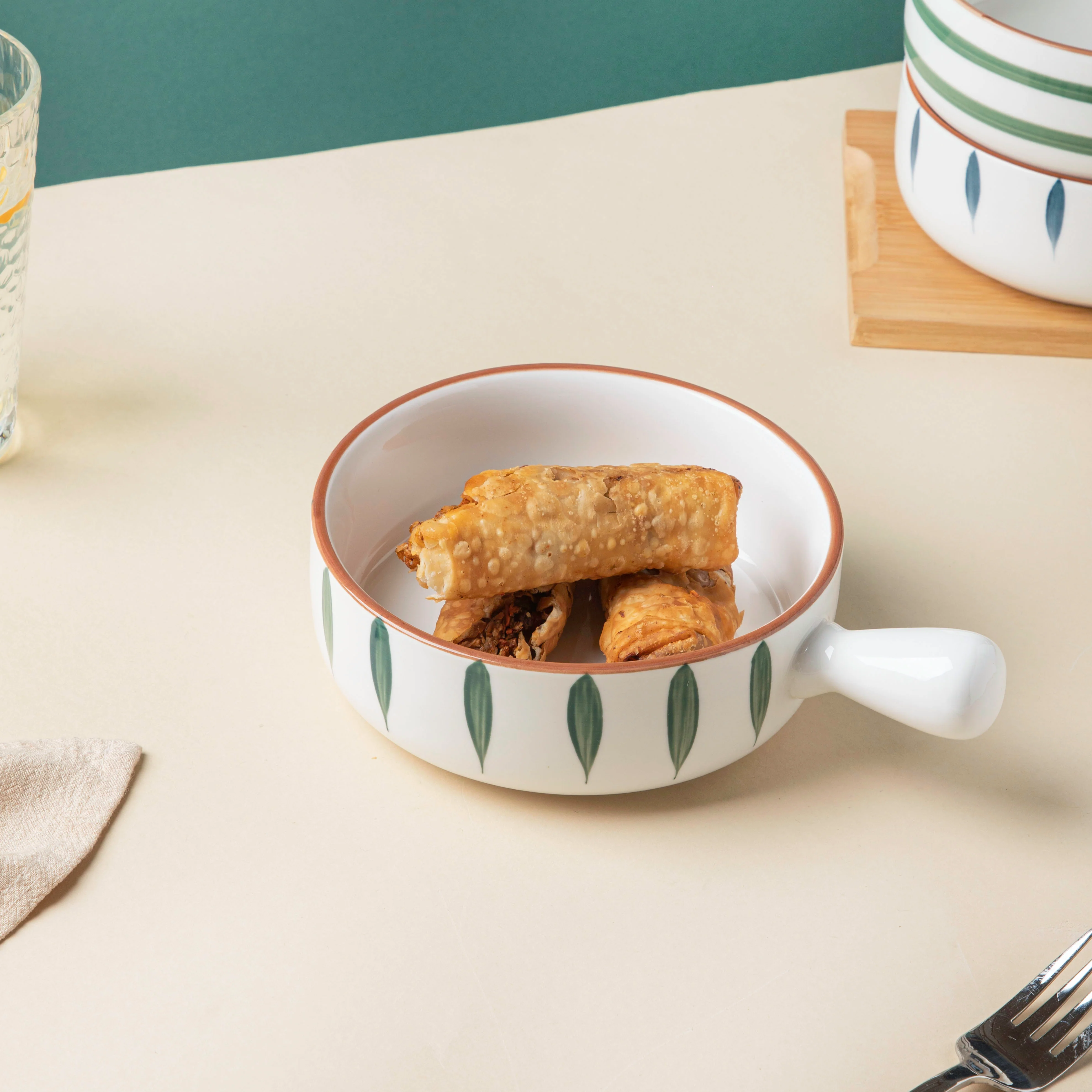 Teardrop Baking Bowl With Handle Green - Image 4