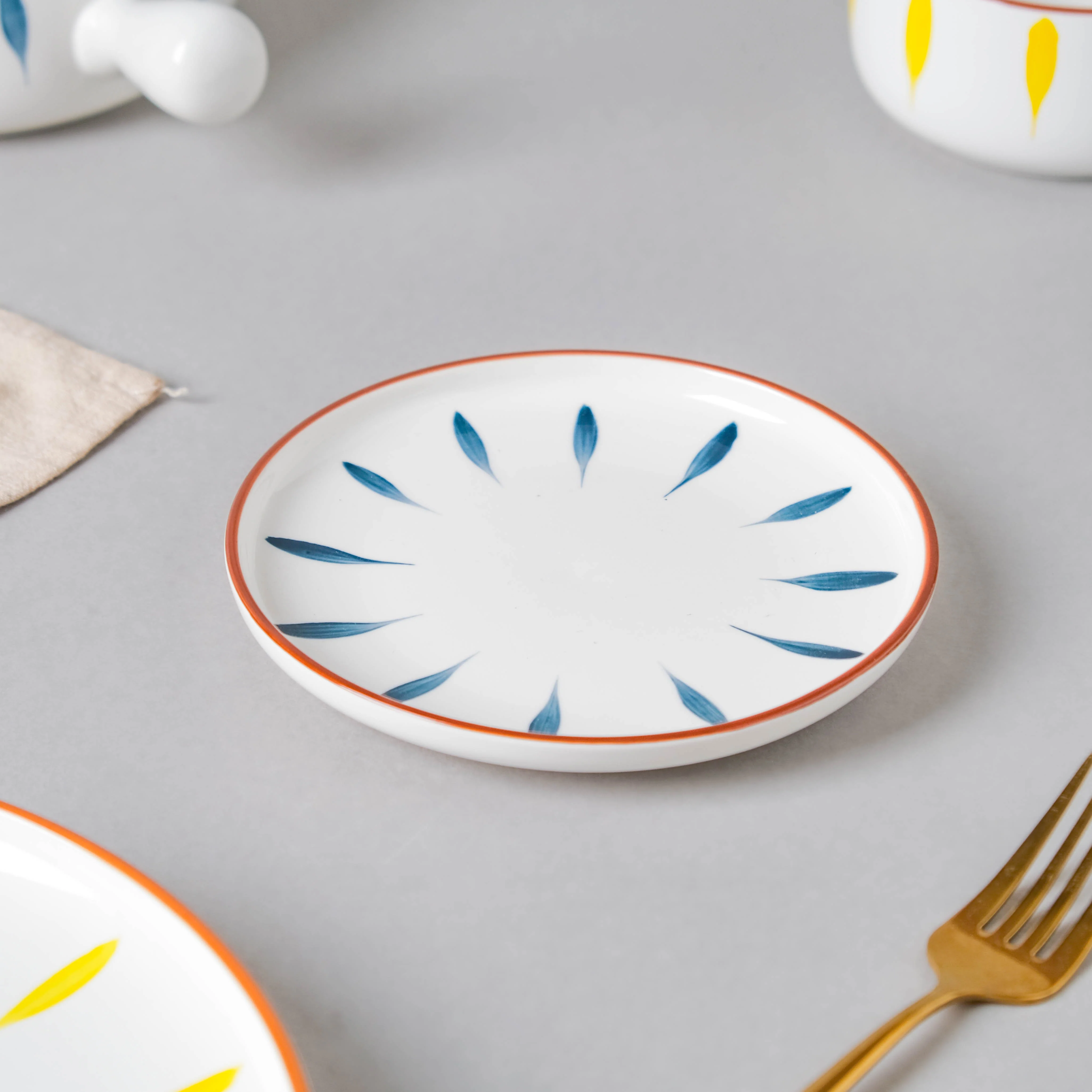 Teardrop Blue And Yellow 22 Piece Dinner Set For 6 - Image 14