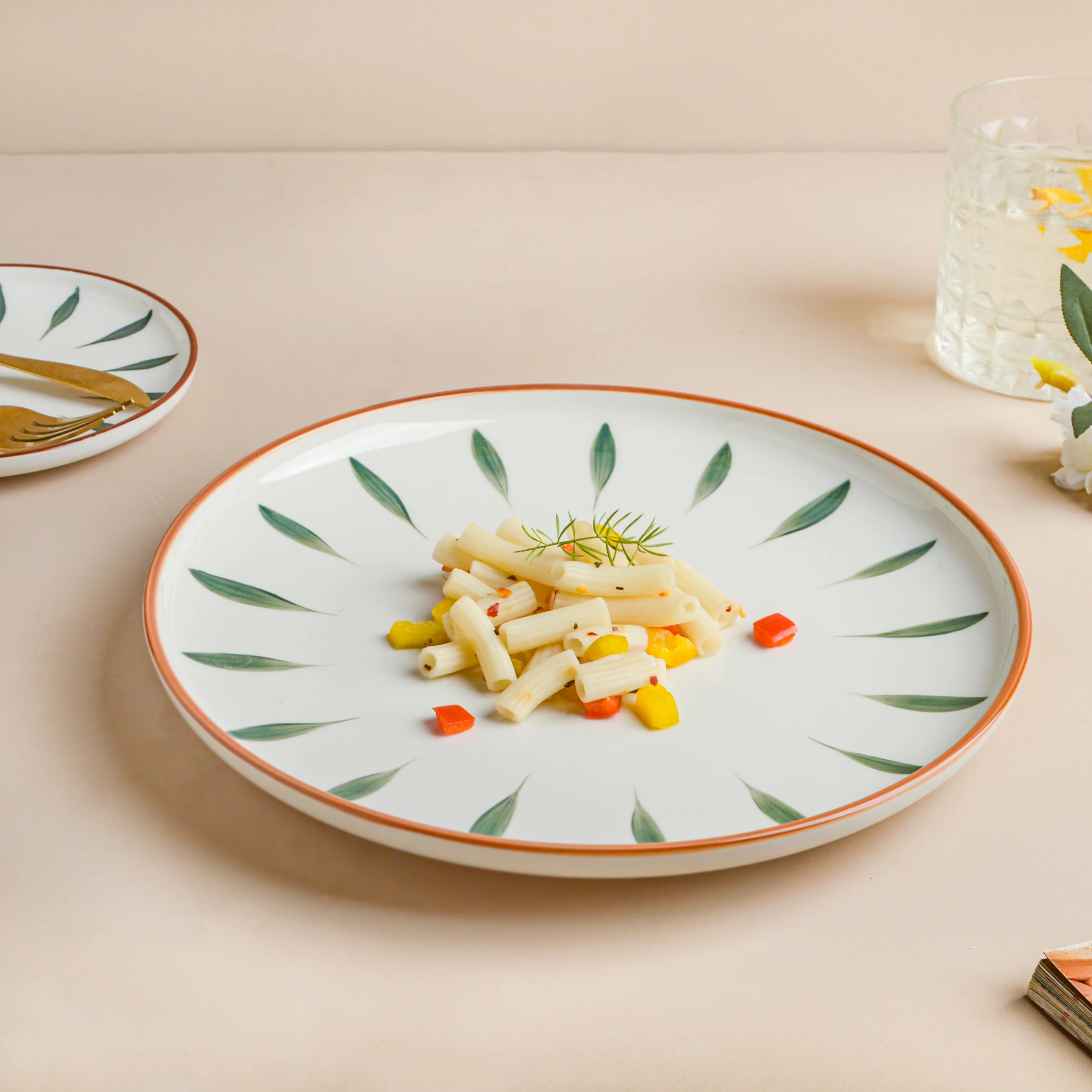 Teardrop Dinner Plate Green 10 Inch - Image 3