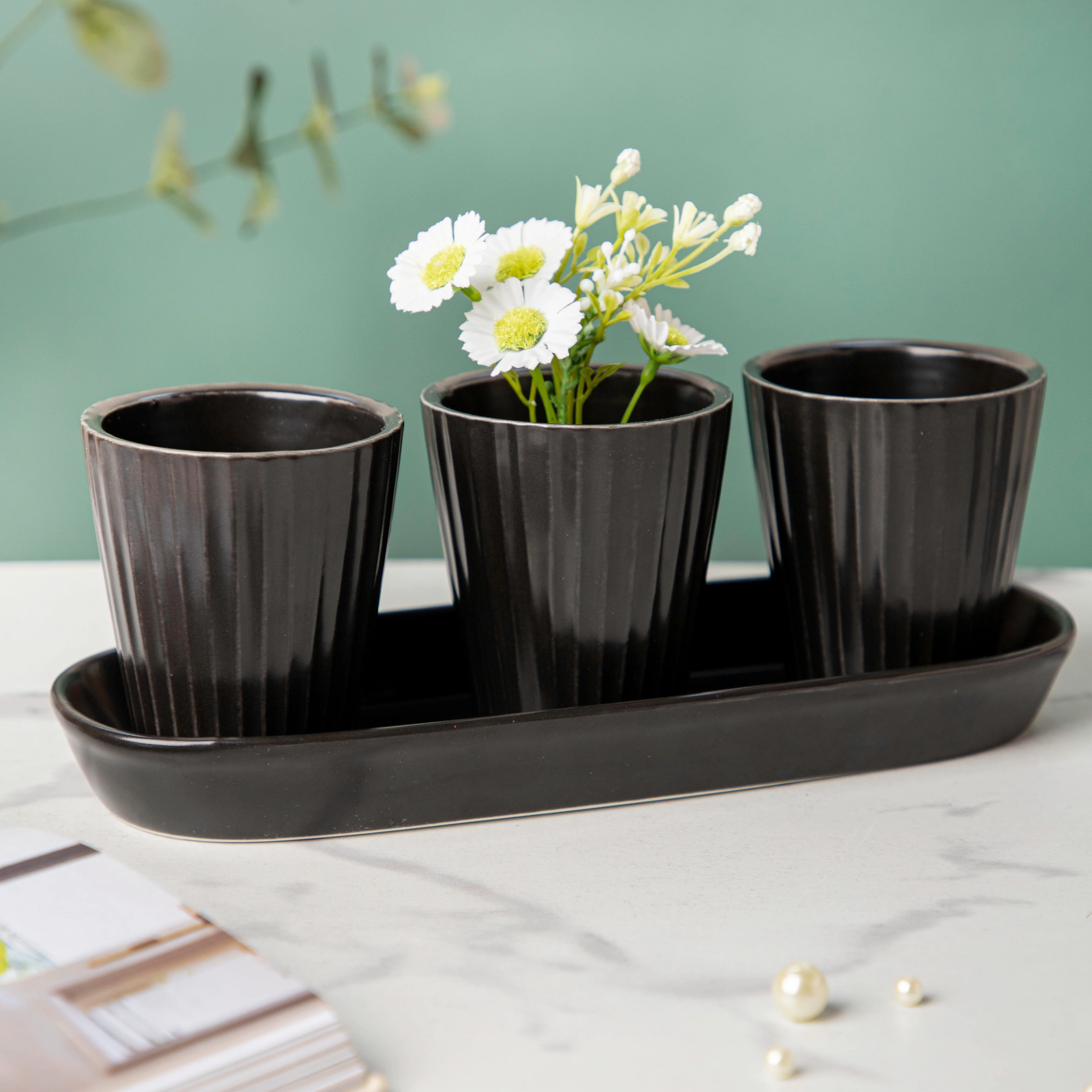 Ternion Ribbed Planter Set Of 3 Black With Plate
