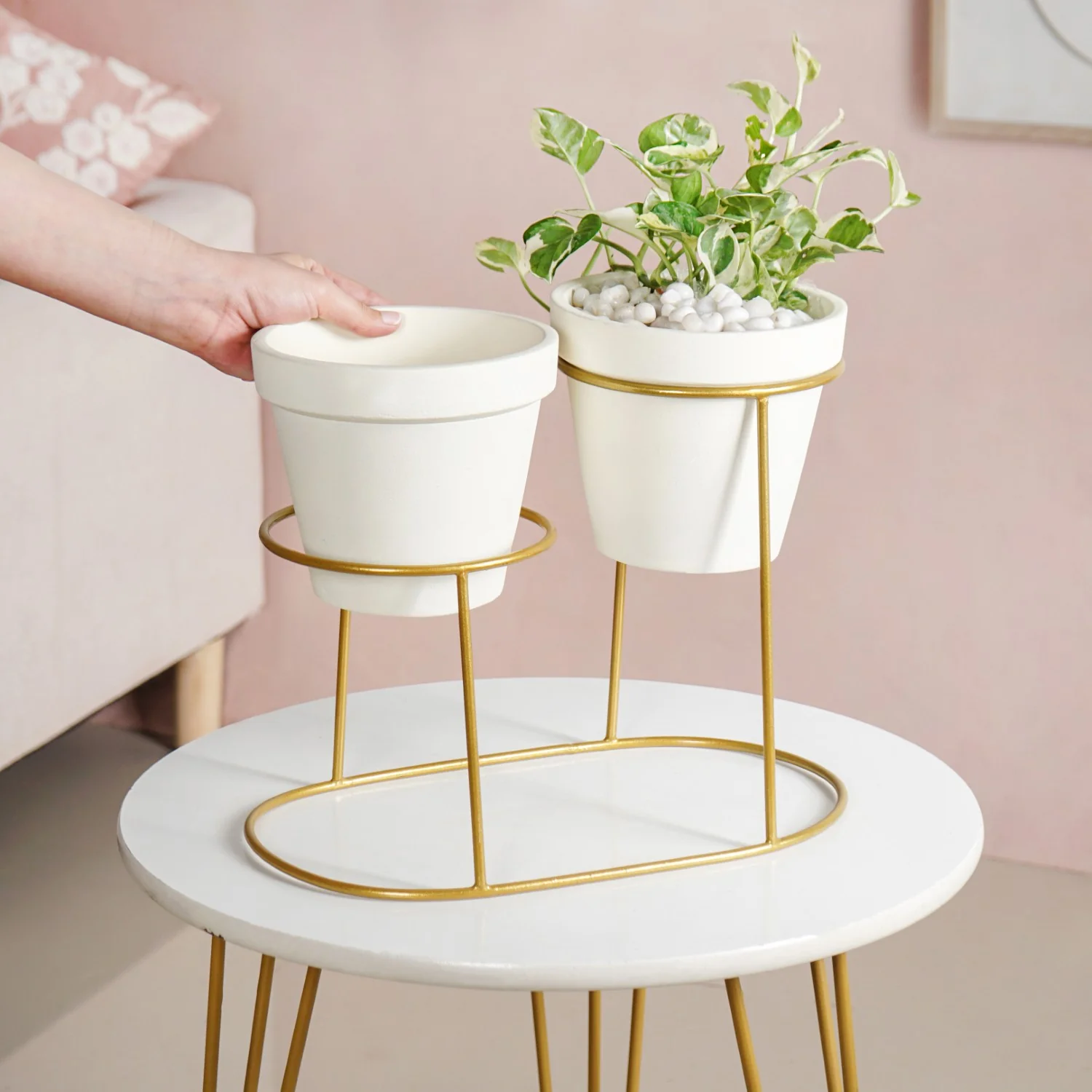TerraDuo Modern Two Tier Gold Stand With White Planters - Image 2