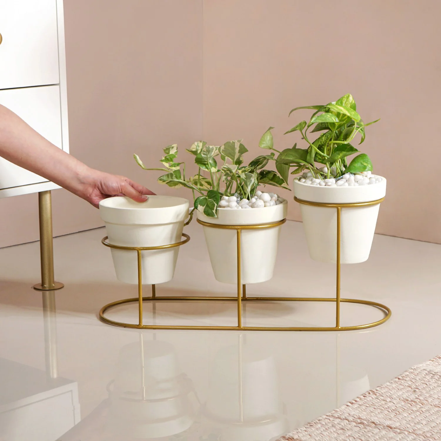 TerraGold Planters With Metal Stand Cream White - Image 2