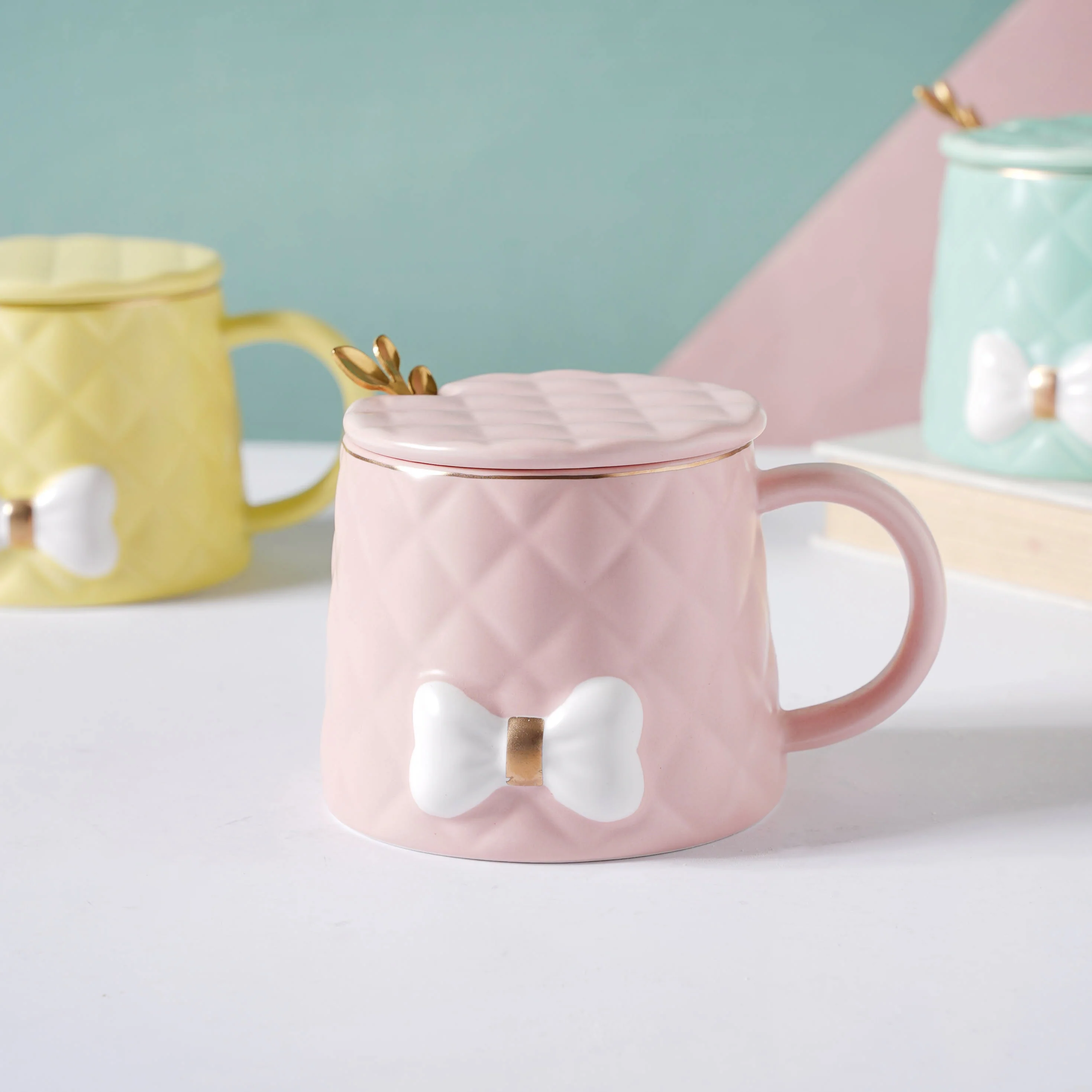Textured Bow Cup - Image 10