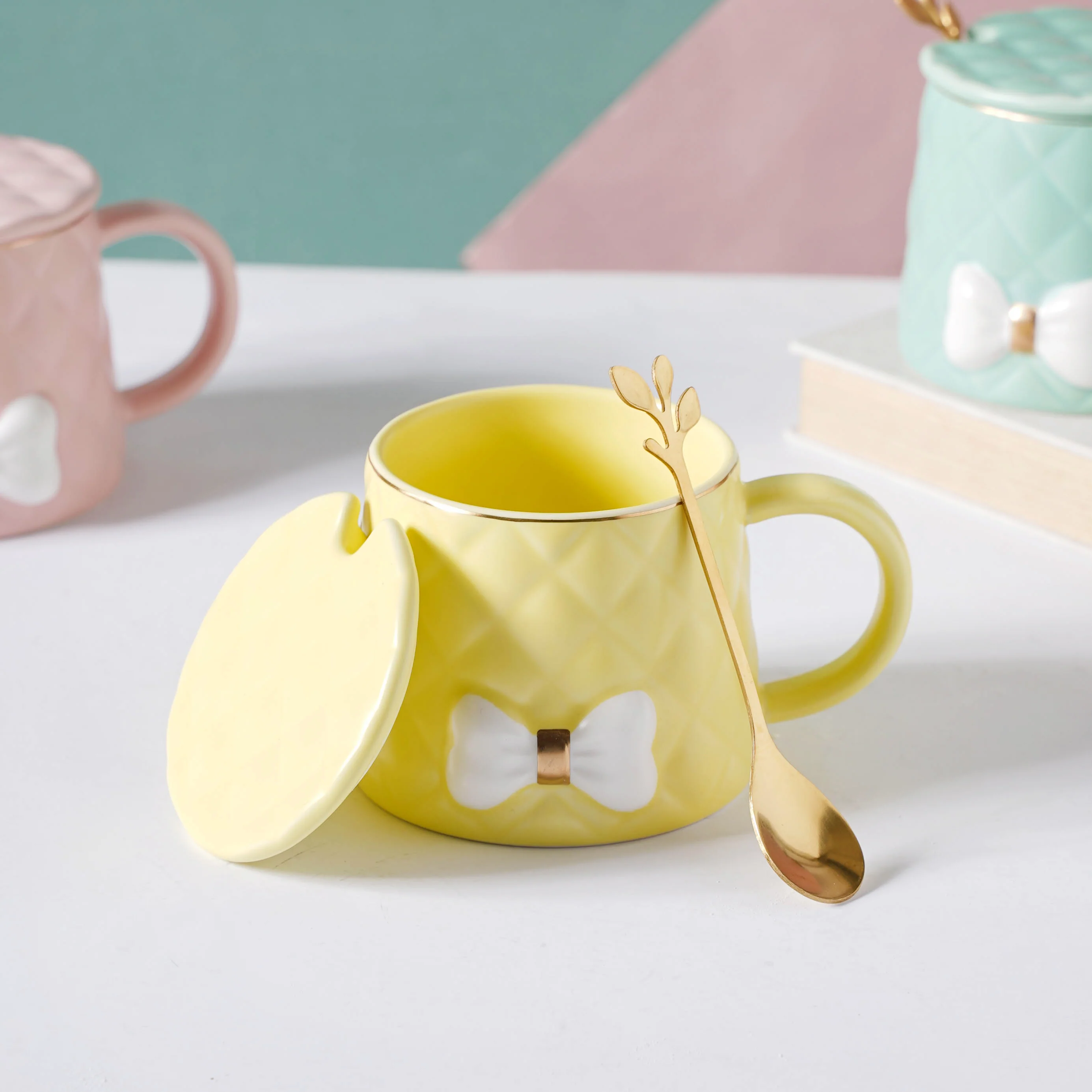 Textured Bow Cup - Image 12