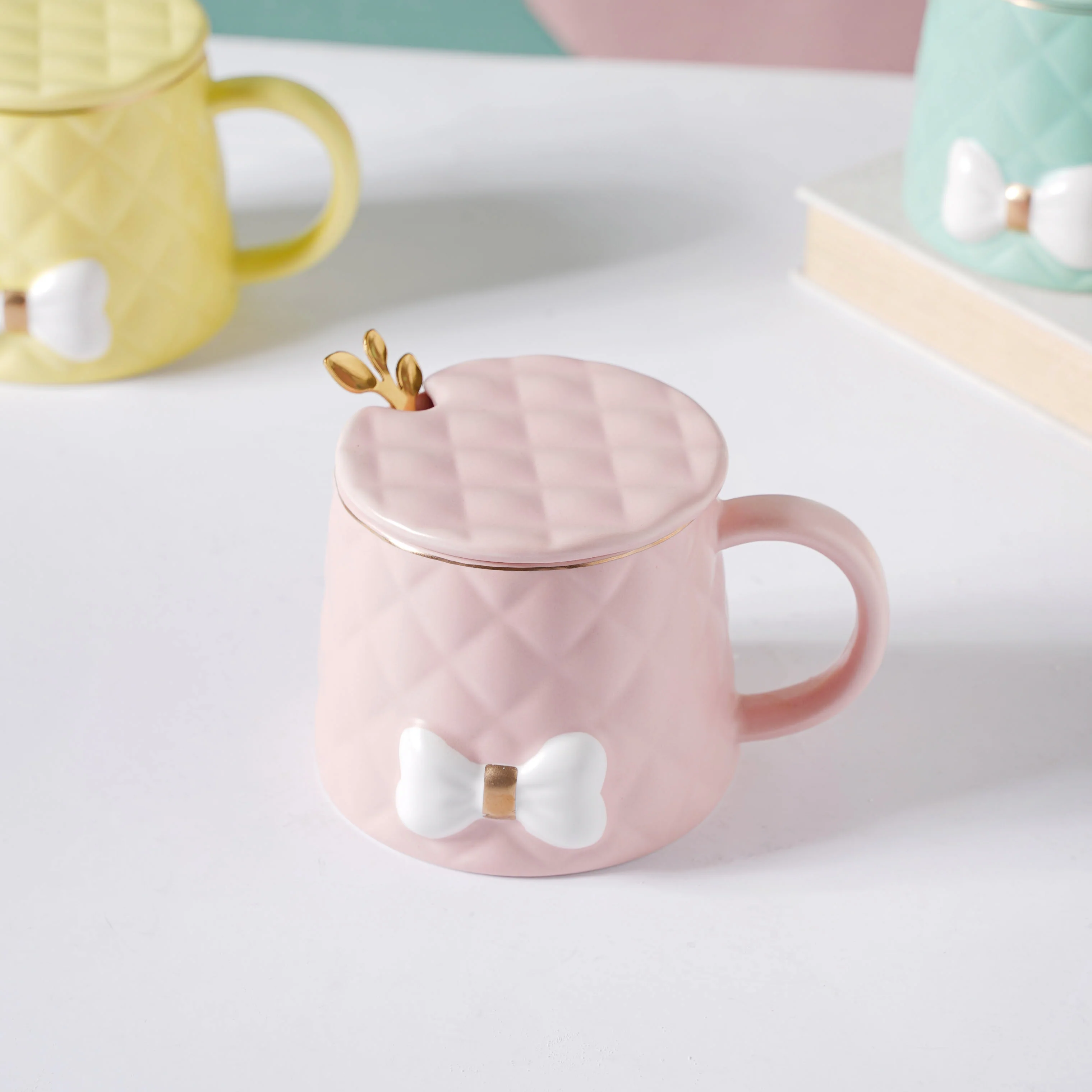 Textured Bow Cup - Image 14
