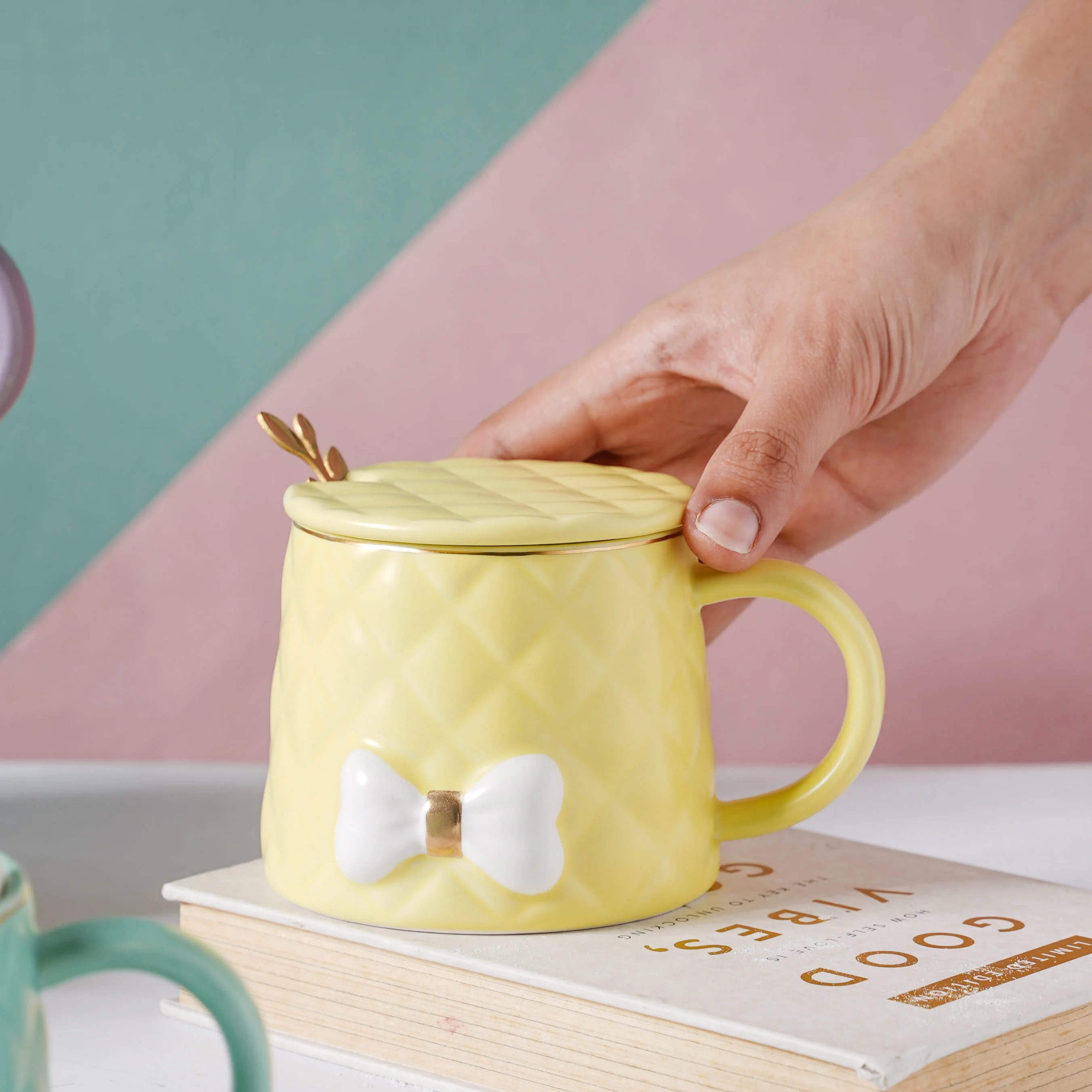 Textured Bow Cup - Image 2