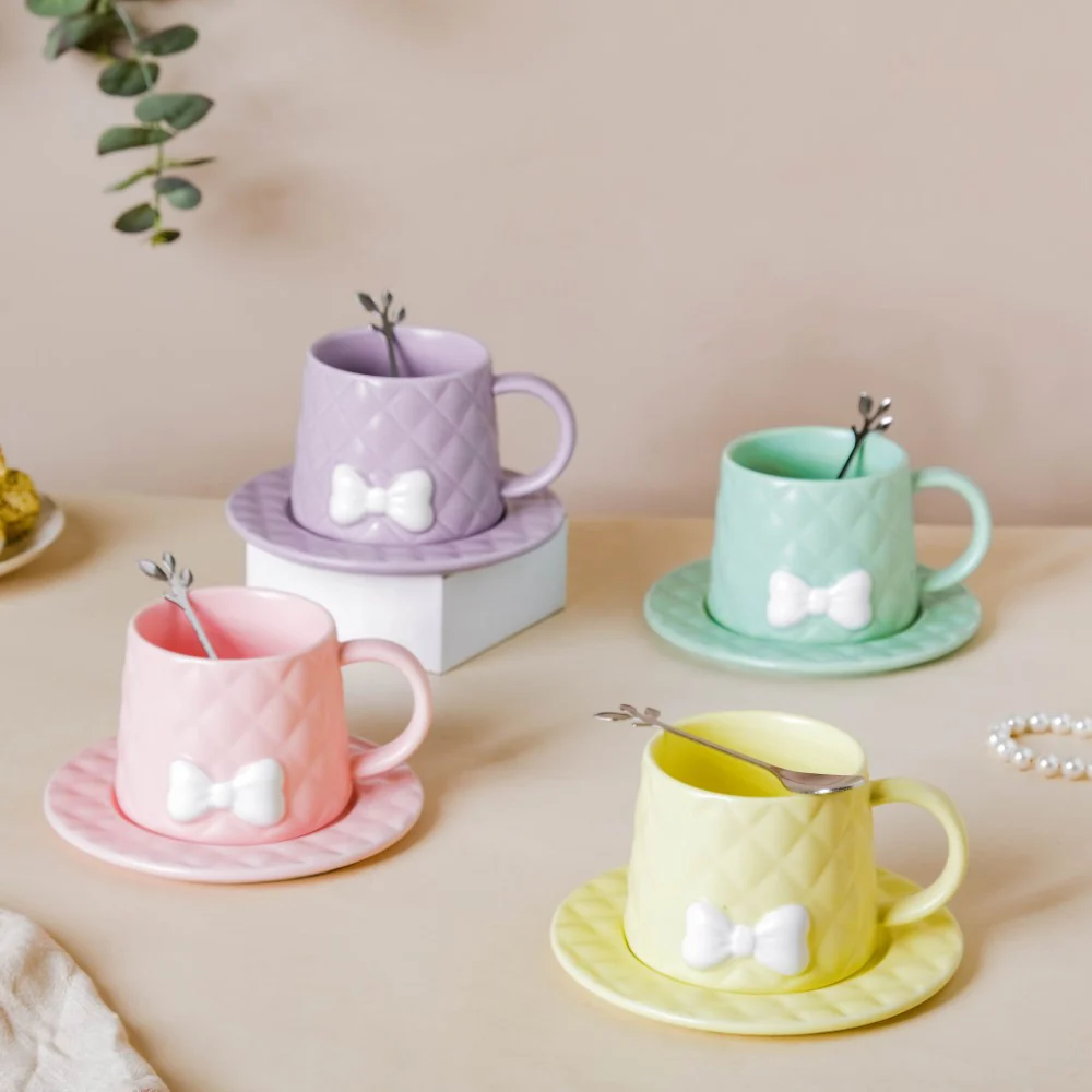 Textured Bow Cup With Plate - Image 4