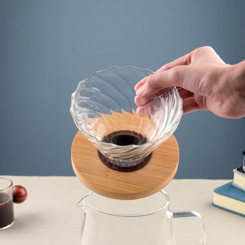 V60 Coffee Dripper Textured Glass - Image 3