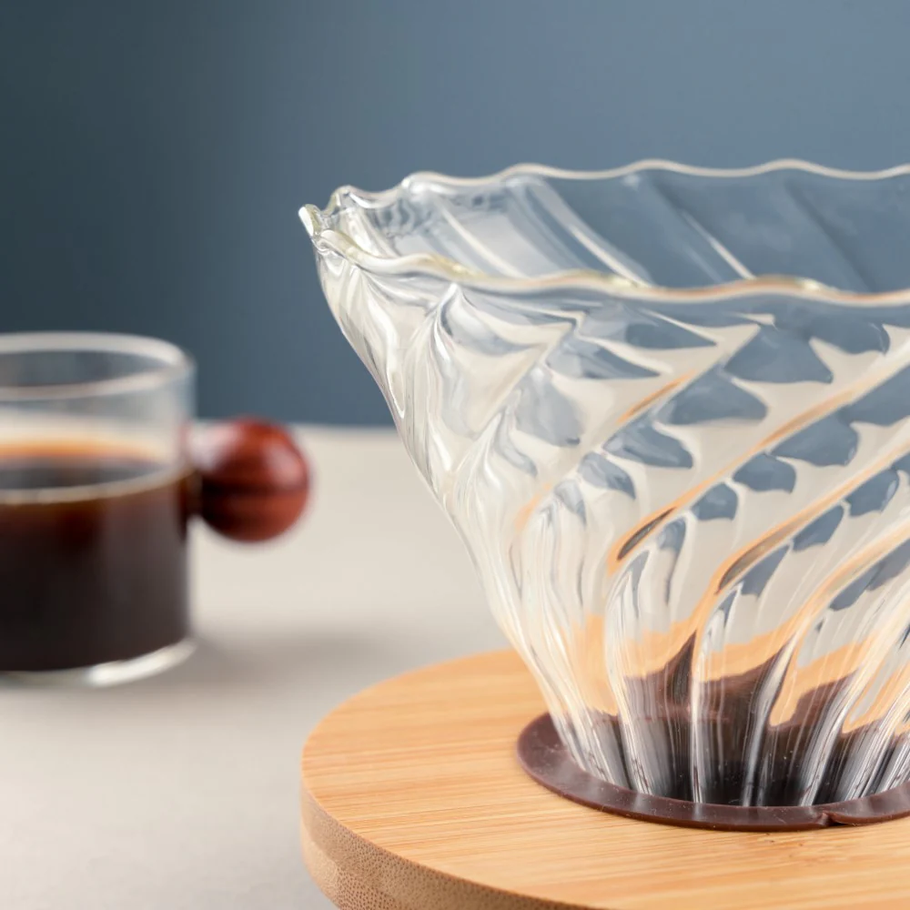 V60 Coffee Dripper Textured Glass - Image 5