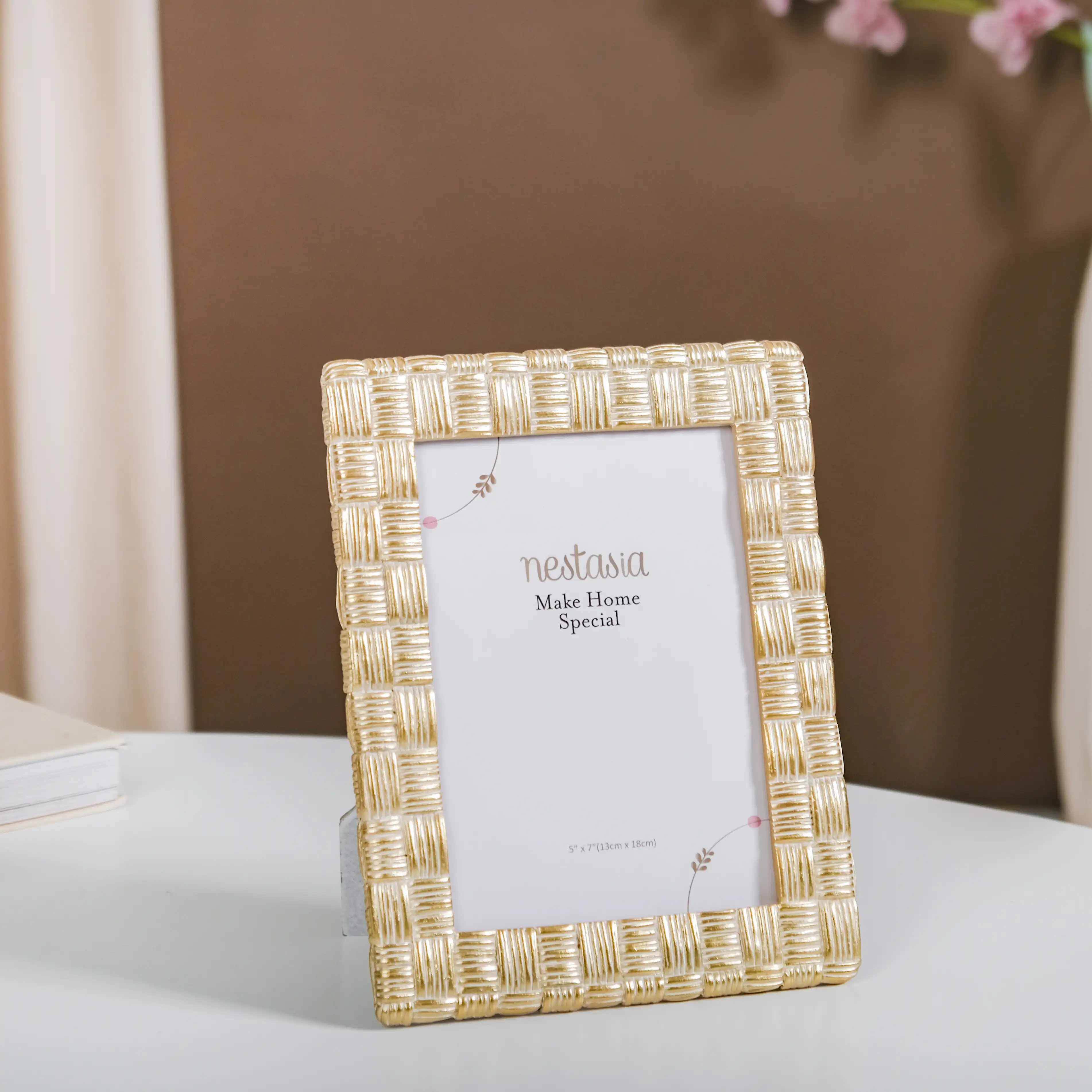 Textured Gold Photo Frame Large 9"x7" - Image 7