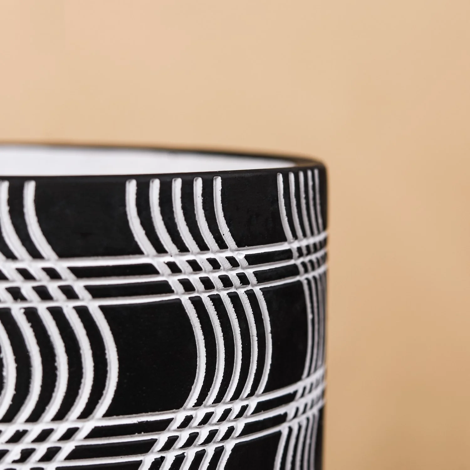 Textured Plant Pot Large - Image 8