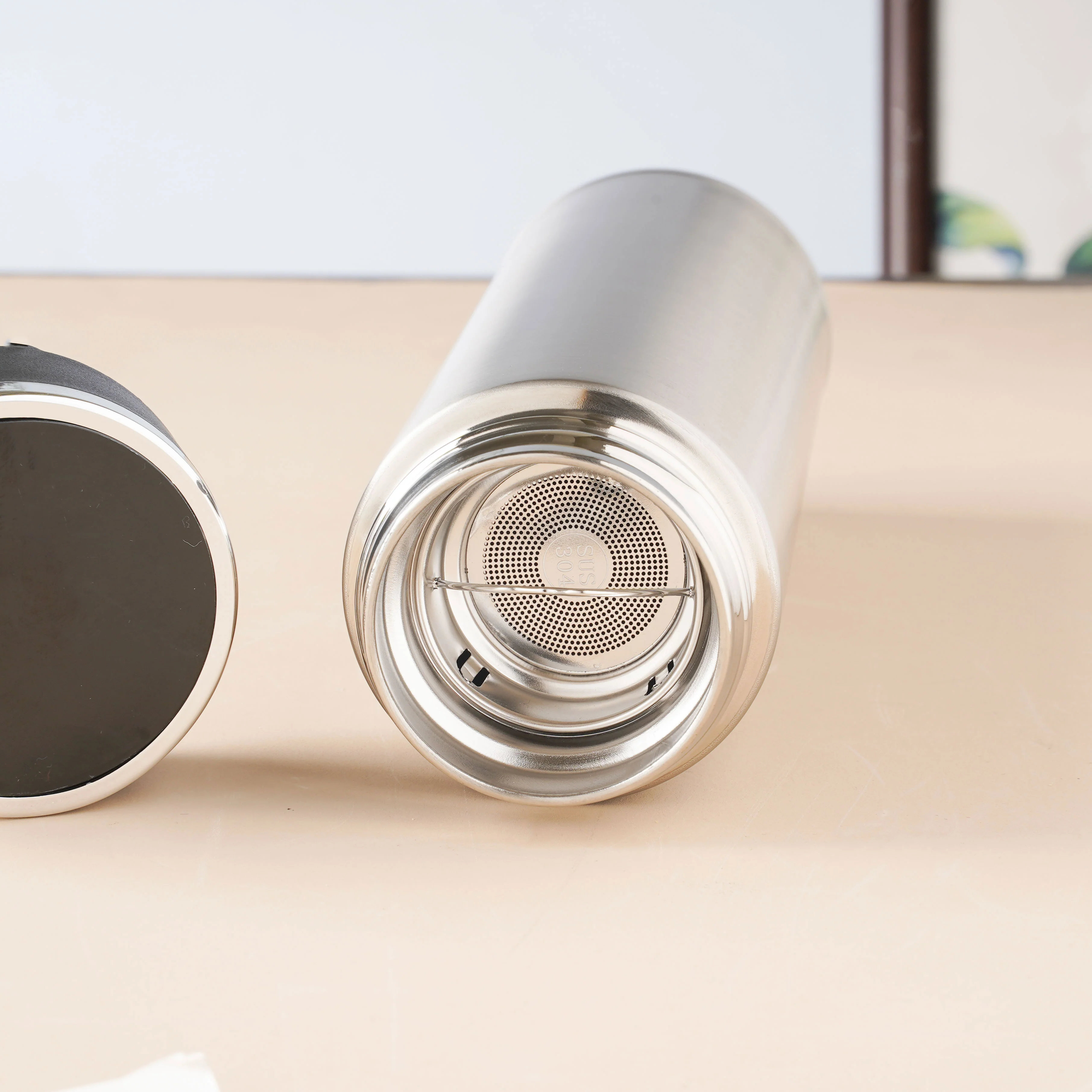 Thermos Bottle with Tea Filter - Image 10