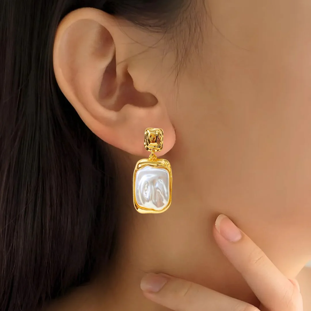 Tidal Bliss Earrings Gold - Image 2