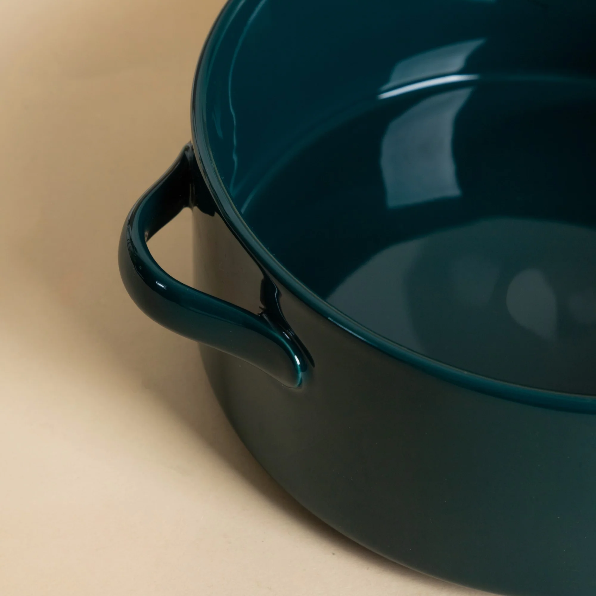 Toujours Baking Bowl With Handle - Image 9