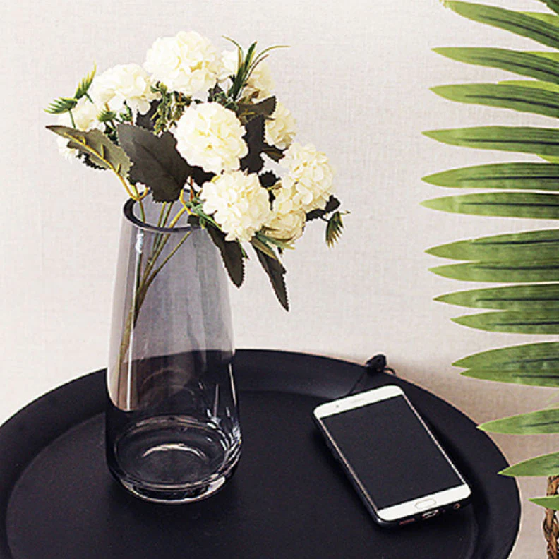 Transparent Glass Vase - Image 10