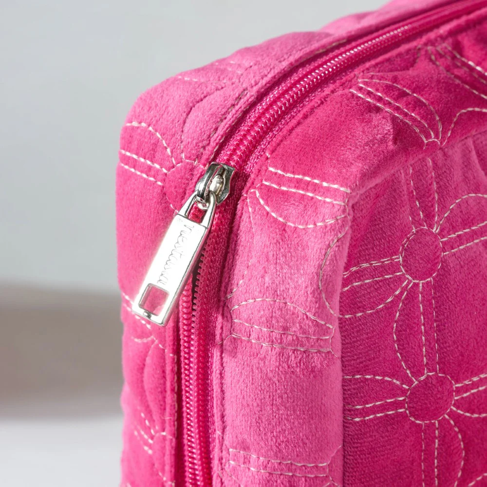 Travel Bag & Pouch Set Of 4 Pink - Image 9