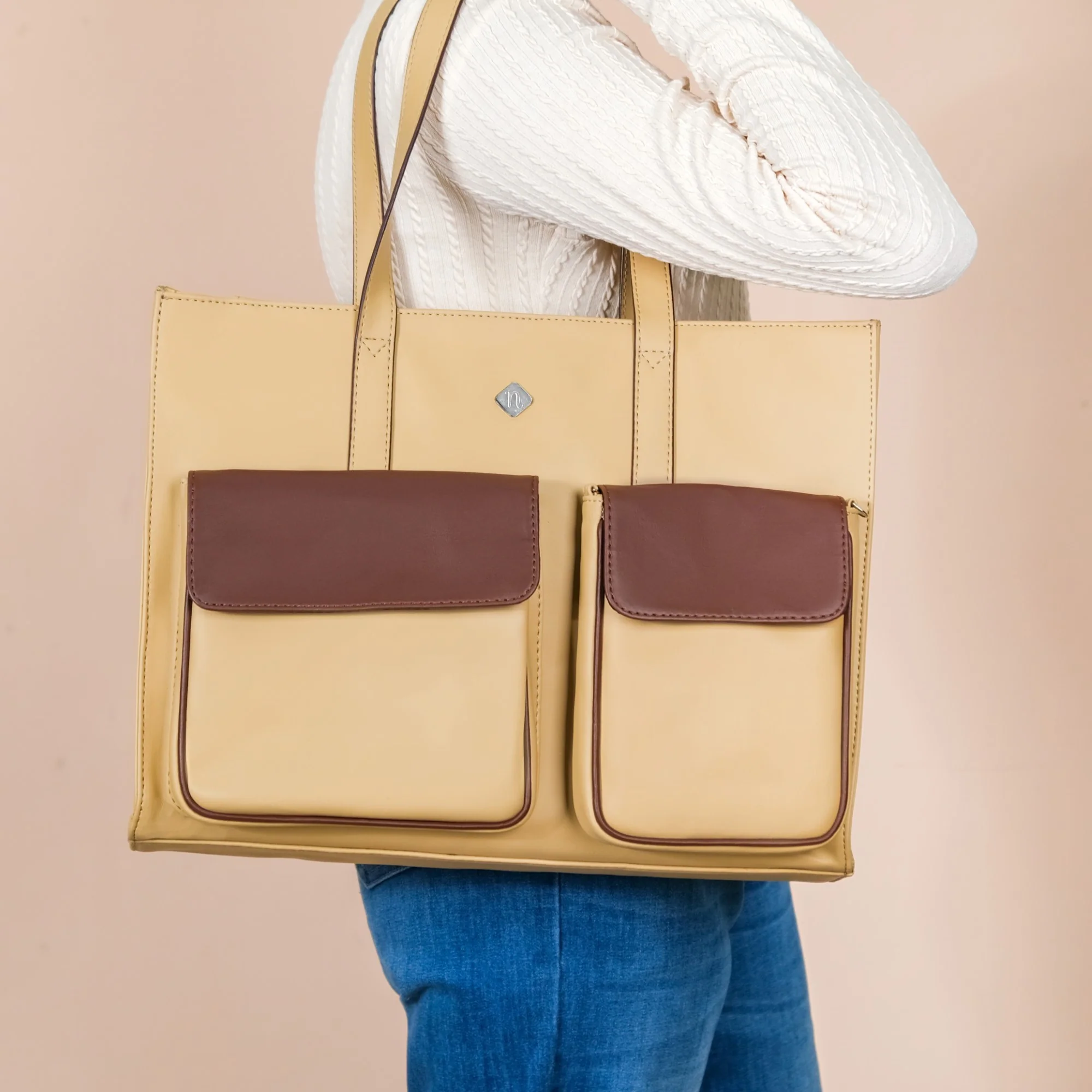 Trendy Tote Bag For Women Beige - Image 3