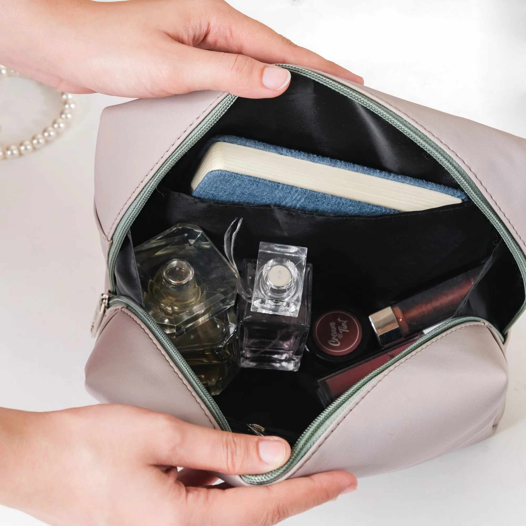 Trendy Travel Pouch Set of 3 Green - Image 9