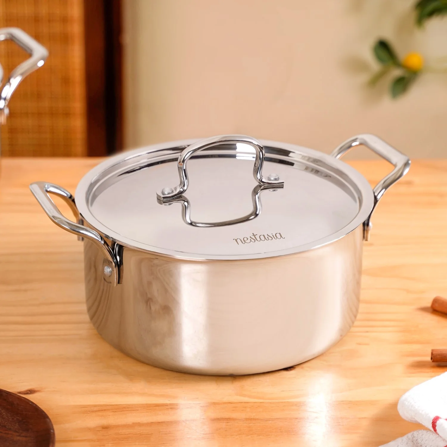 Tri Ply Stainless Steel Casserole Pot With Lid 4000ml - Image 2