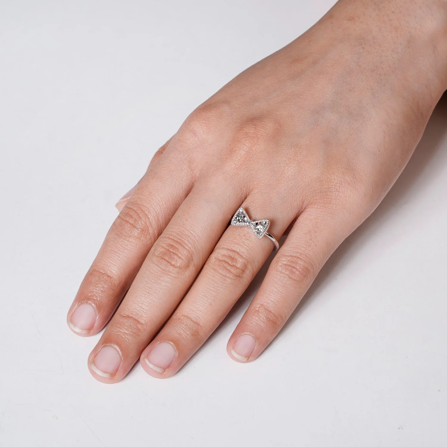Twinkling Bow Silver Ring - Image 2