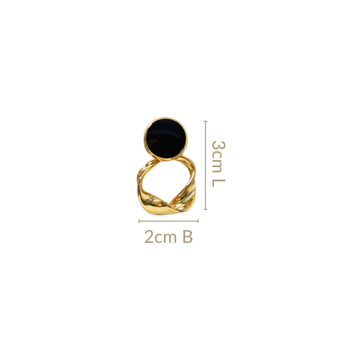 Twisted Grace Earrings Black - Image 3