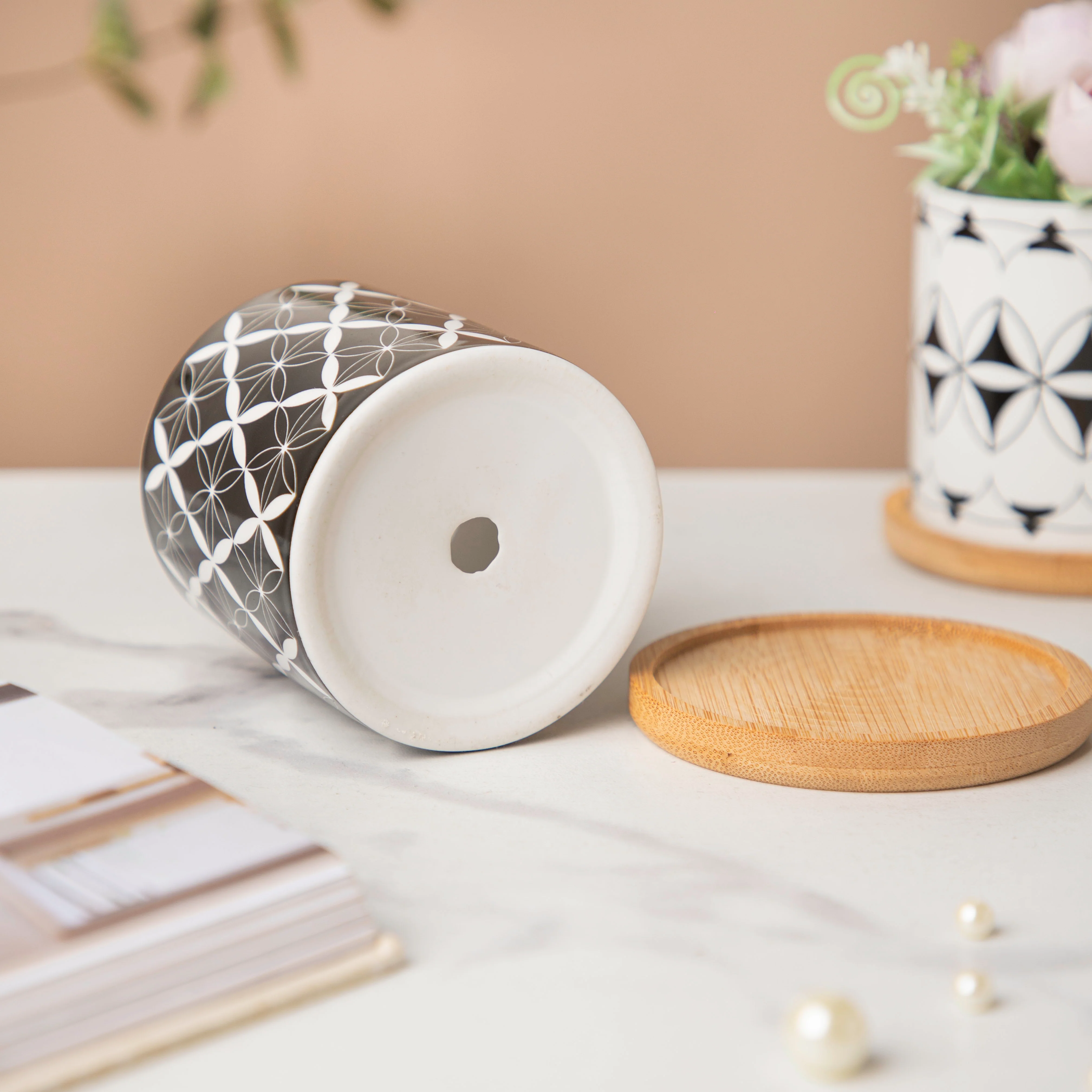 Twyla Diamond Black White Planter With Wooden Coaster - Image 4