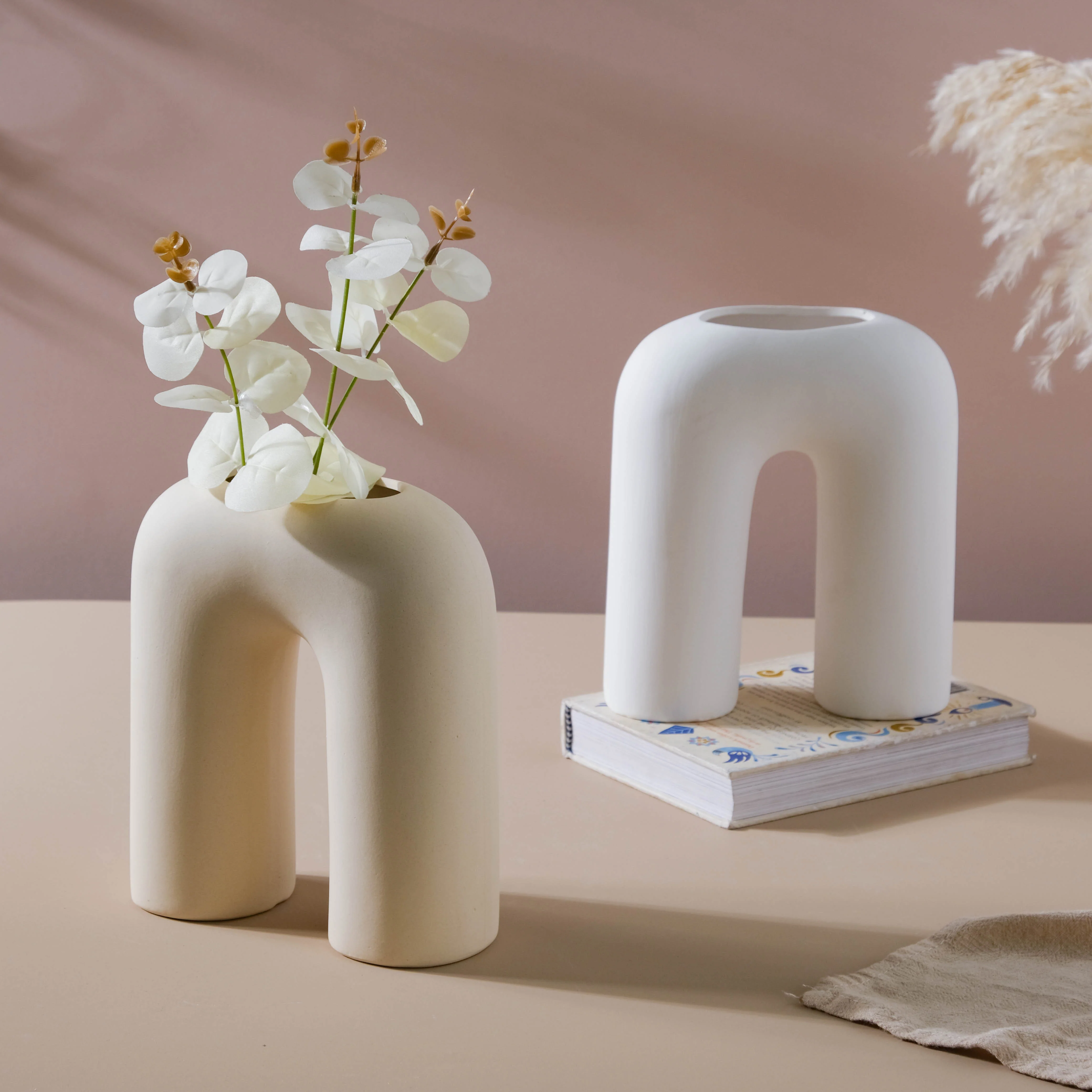 U-shaped Vase - Image 4