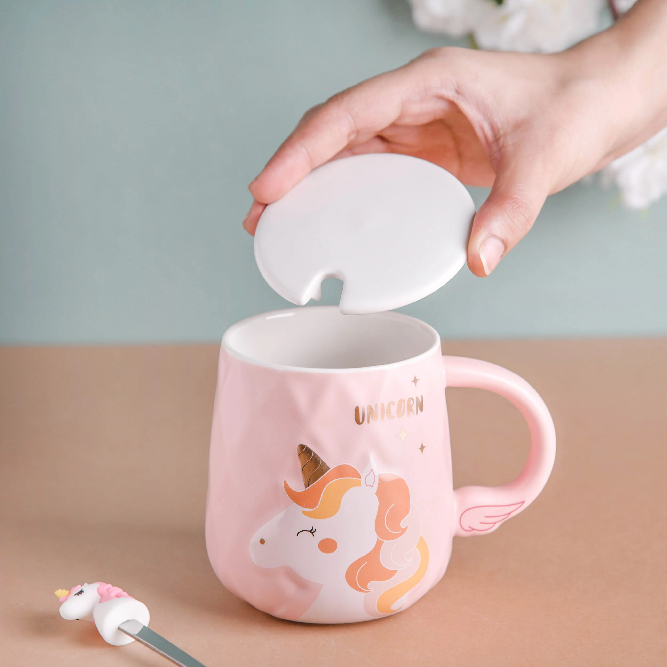 Unicorn Mug With Lid And Spoon - Image 8