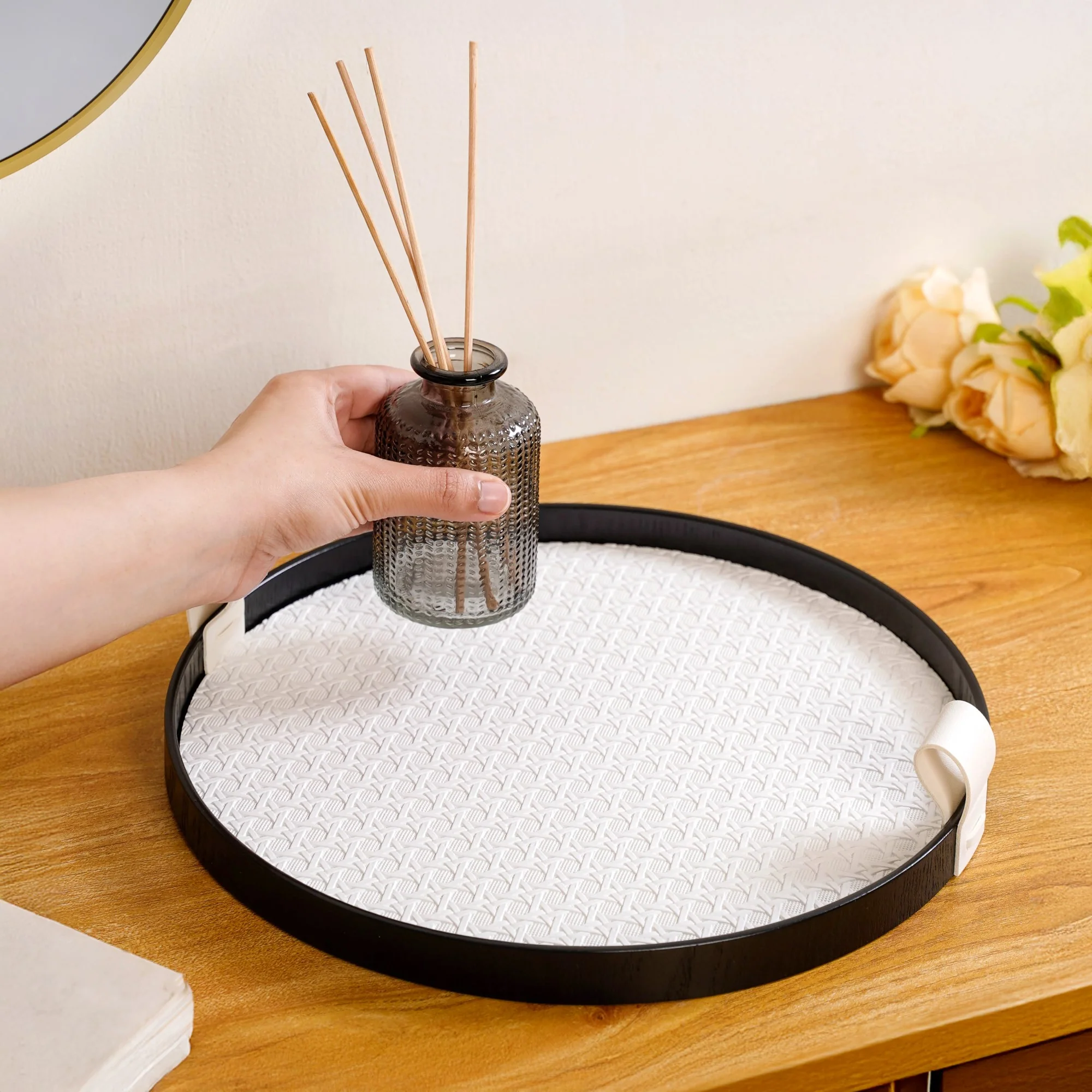 Urban Weave Multipurpose Round Tray White - Image 4