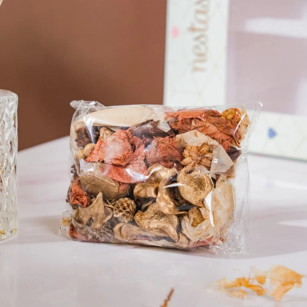 Vanilla Bouquet Reed Diffuser And Potpourri Gift Set Of 3 - Image 6