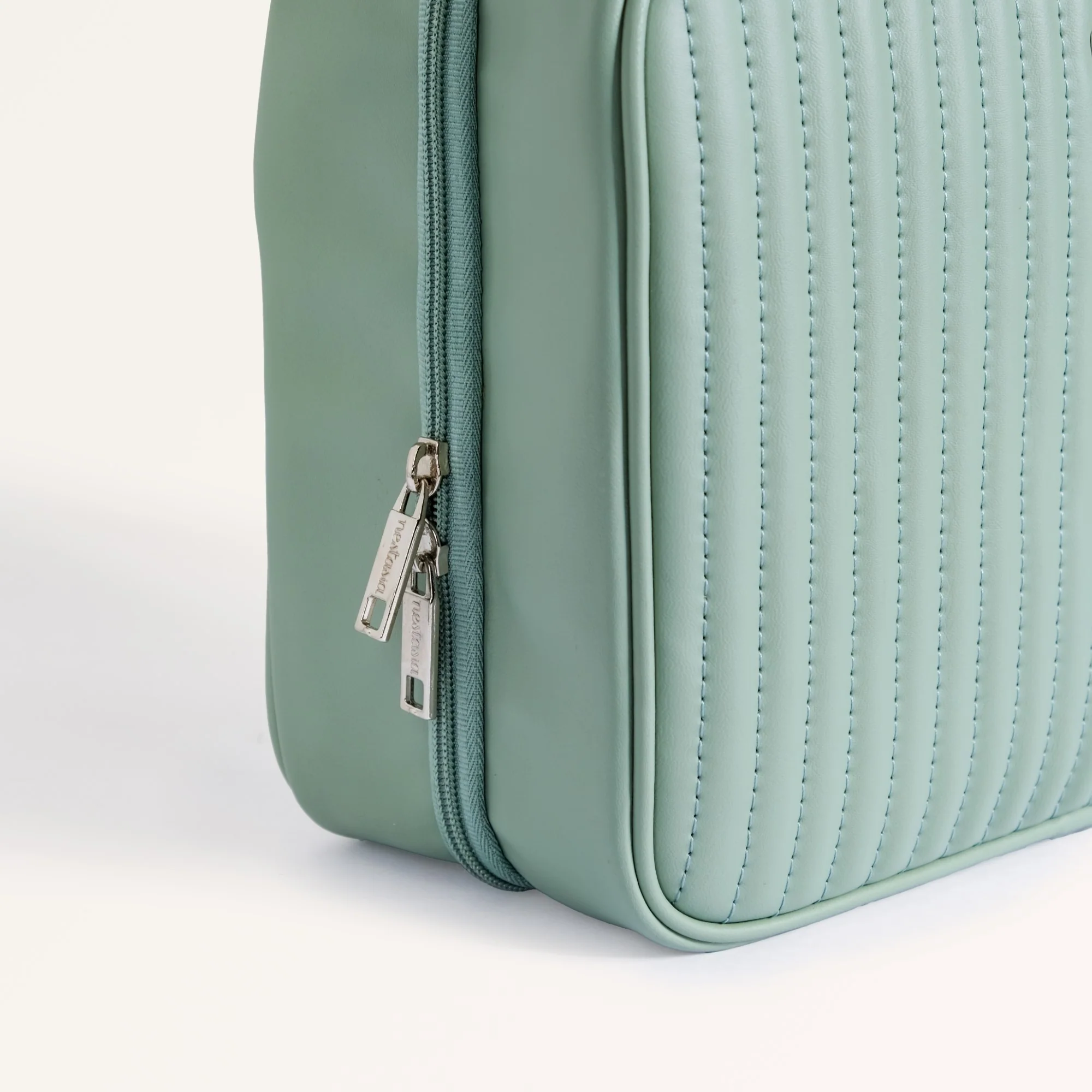 Vegan Leather Travel Kit Green - Image 10