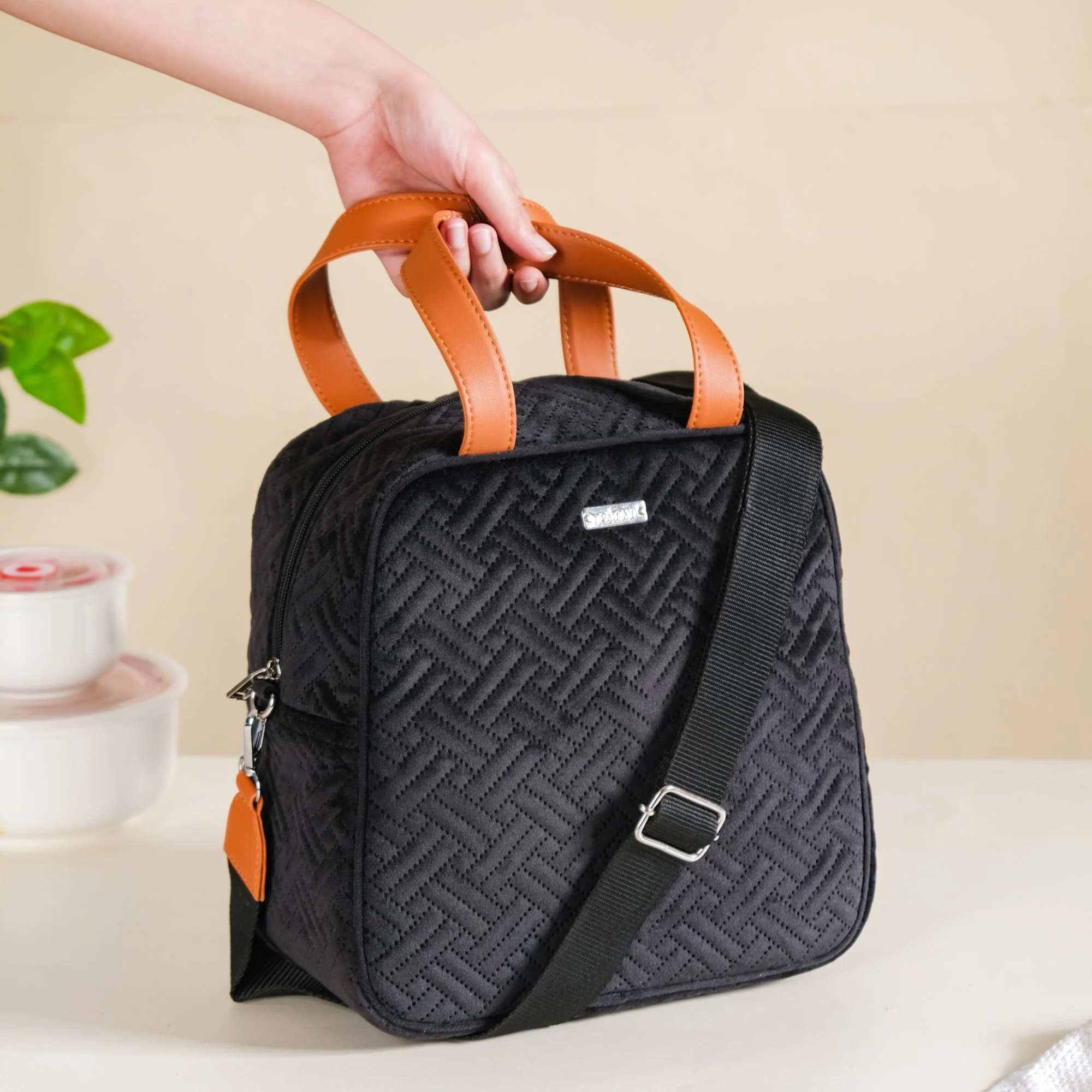 Sling Velvet Thermal Insulated Lunch Bag Black - Image 4