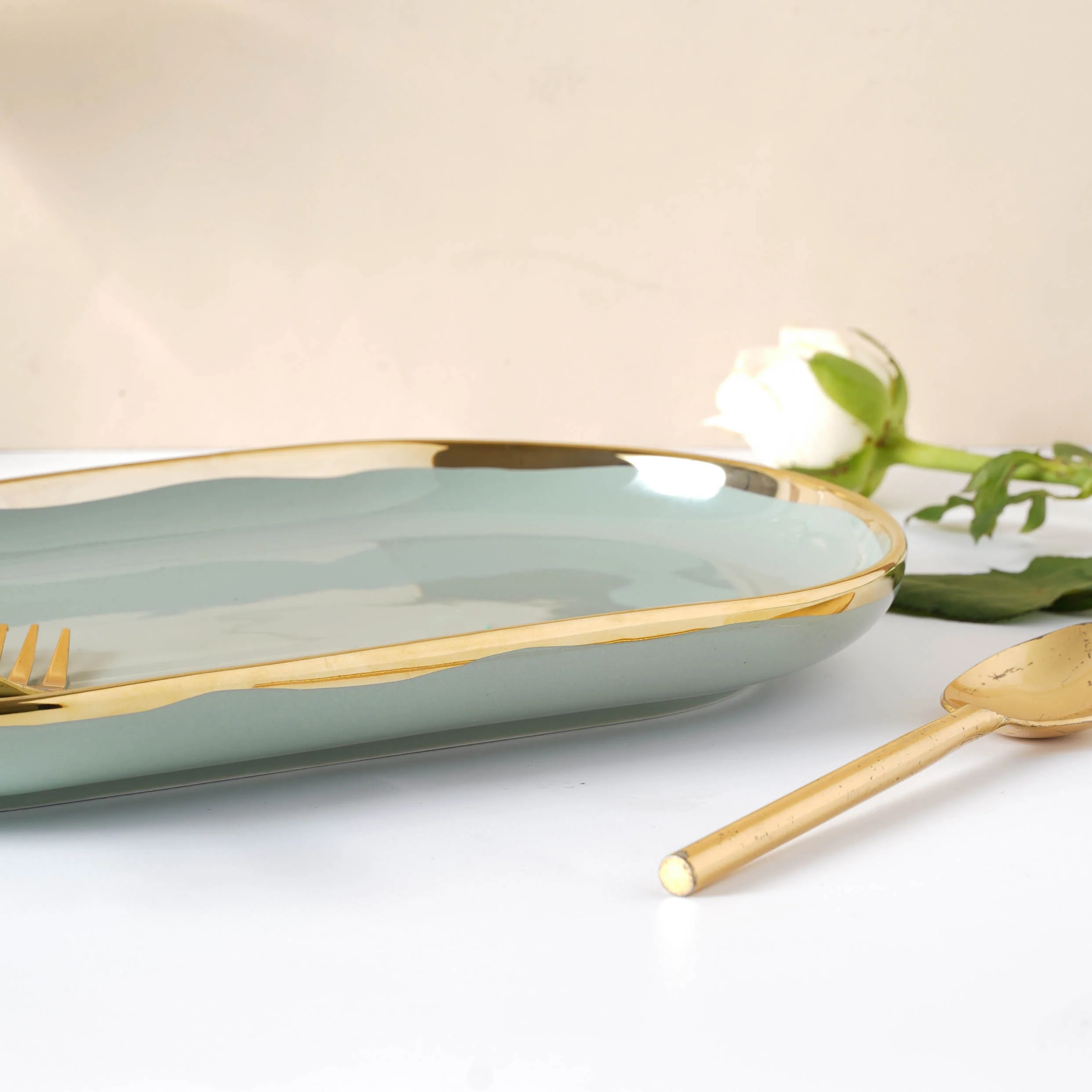 VERA Green Serving Plate - Image 6