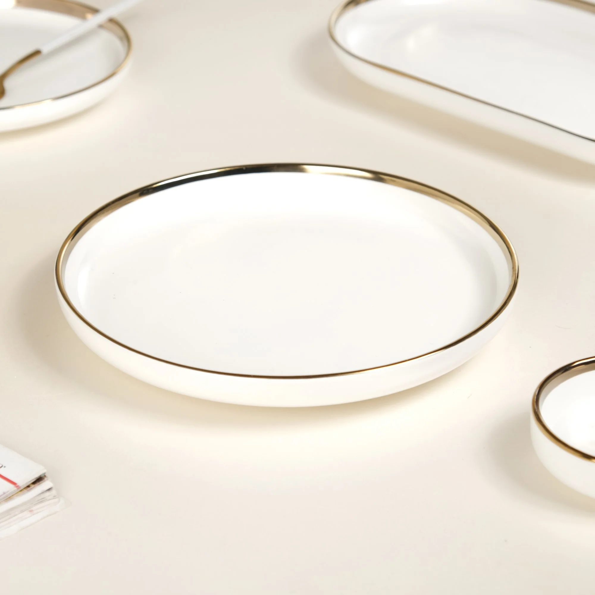 VERA White Plates - Image 7