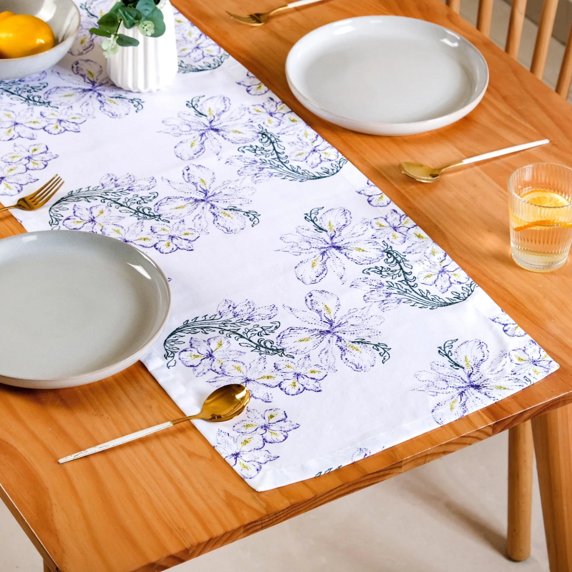 Verde Luxe Table Runner - Image 3