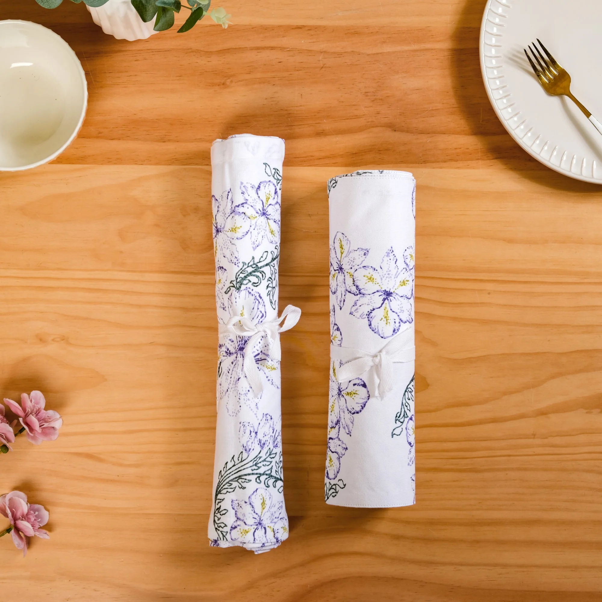 Verde Pure Cotton Table Runner And Placemat Set Of 7 - Image 7