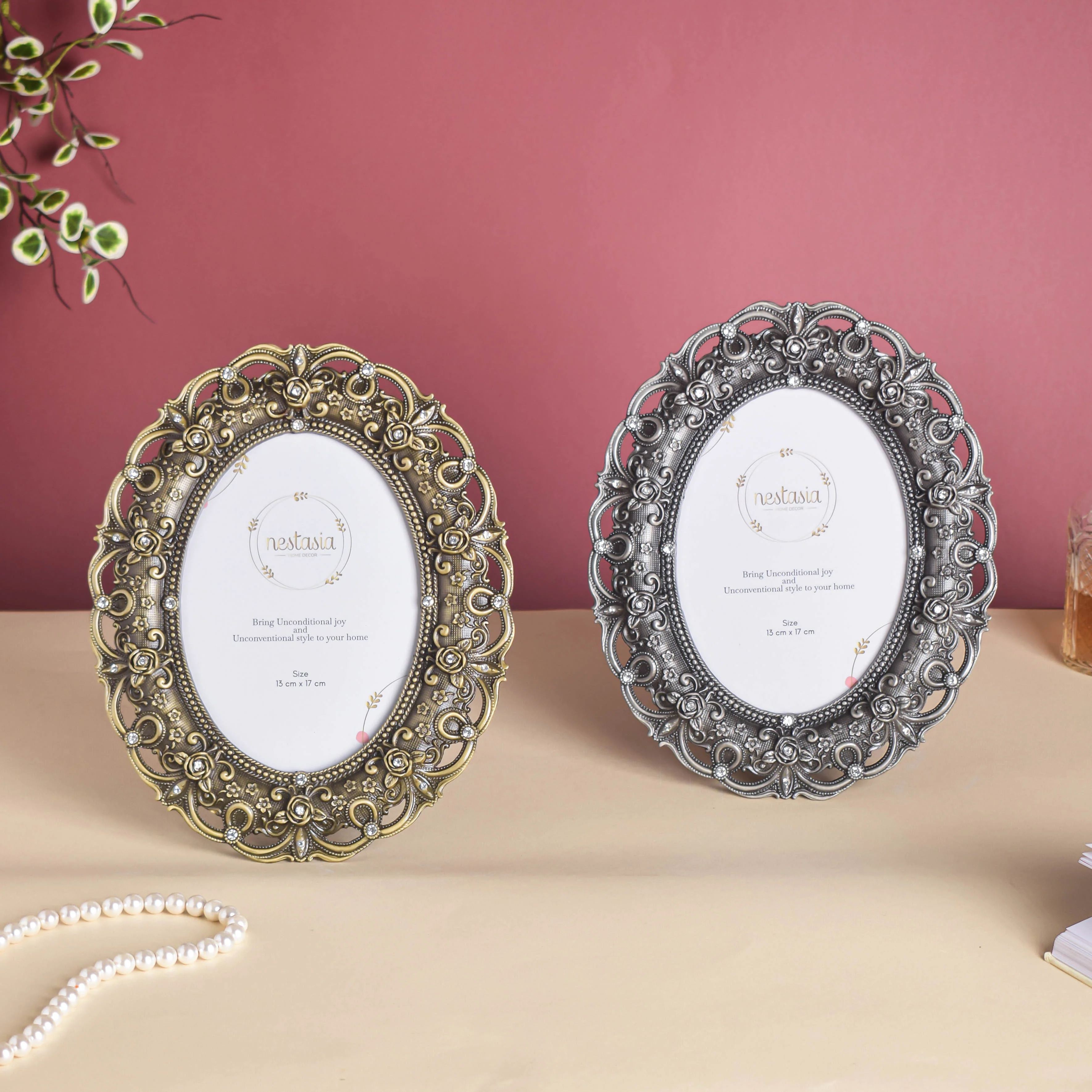 Vintage Garland Photo Frame