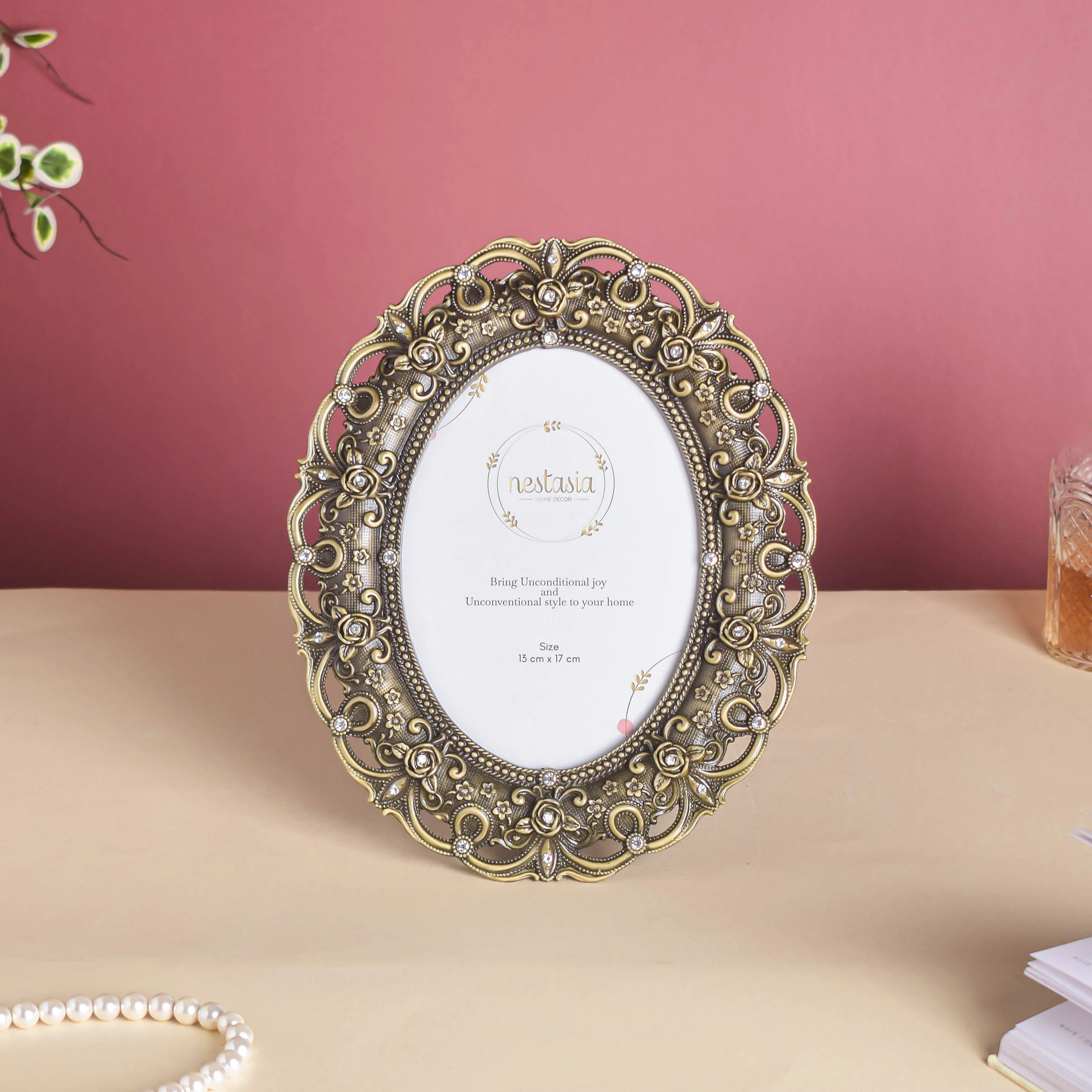 Vintage Garland Photo Frame - Image 6