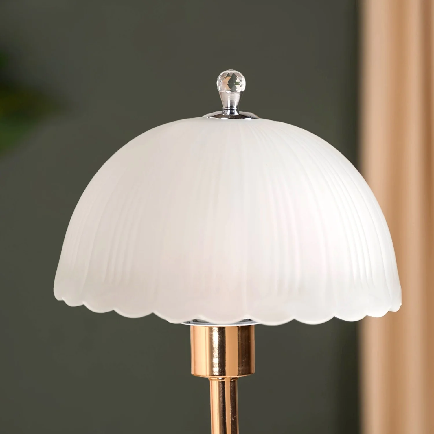 Vintage Glory Crystal LED Table Lamp - Image 8