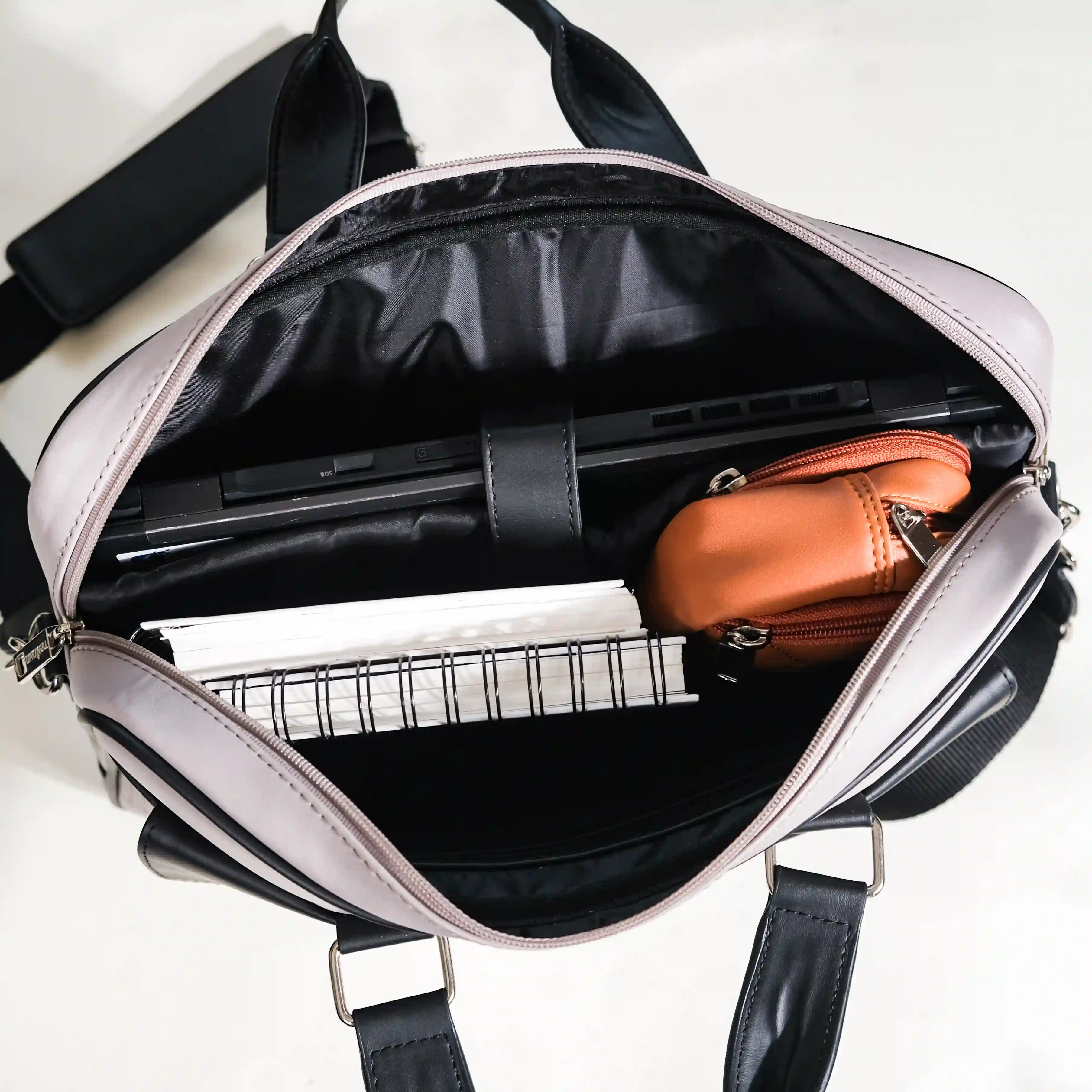 La Fusion Laptop Bag for Men and Women 14" x 10" - Image 14