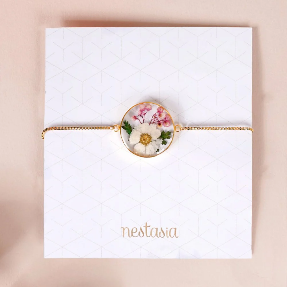Whispers Of Daisy Gold Chain Bracelet - Image 3