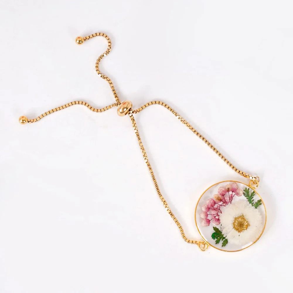 Whispers Of Daisy Gold Chain Bracelet - Image 5