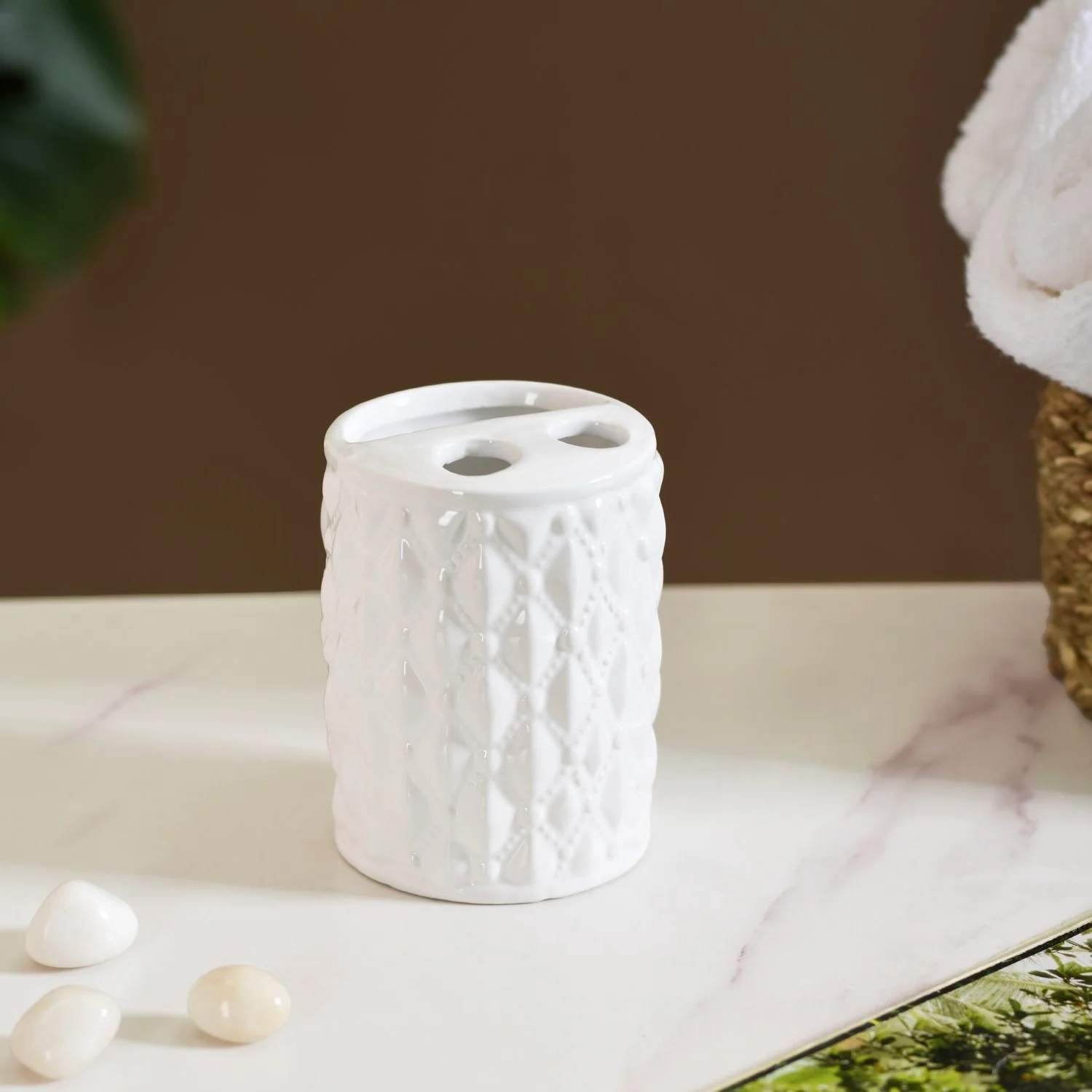 White Cross Knit Ceramic Bathroom Accessories Set Of 3 - Image 7