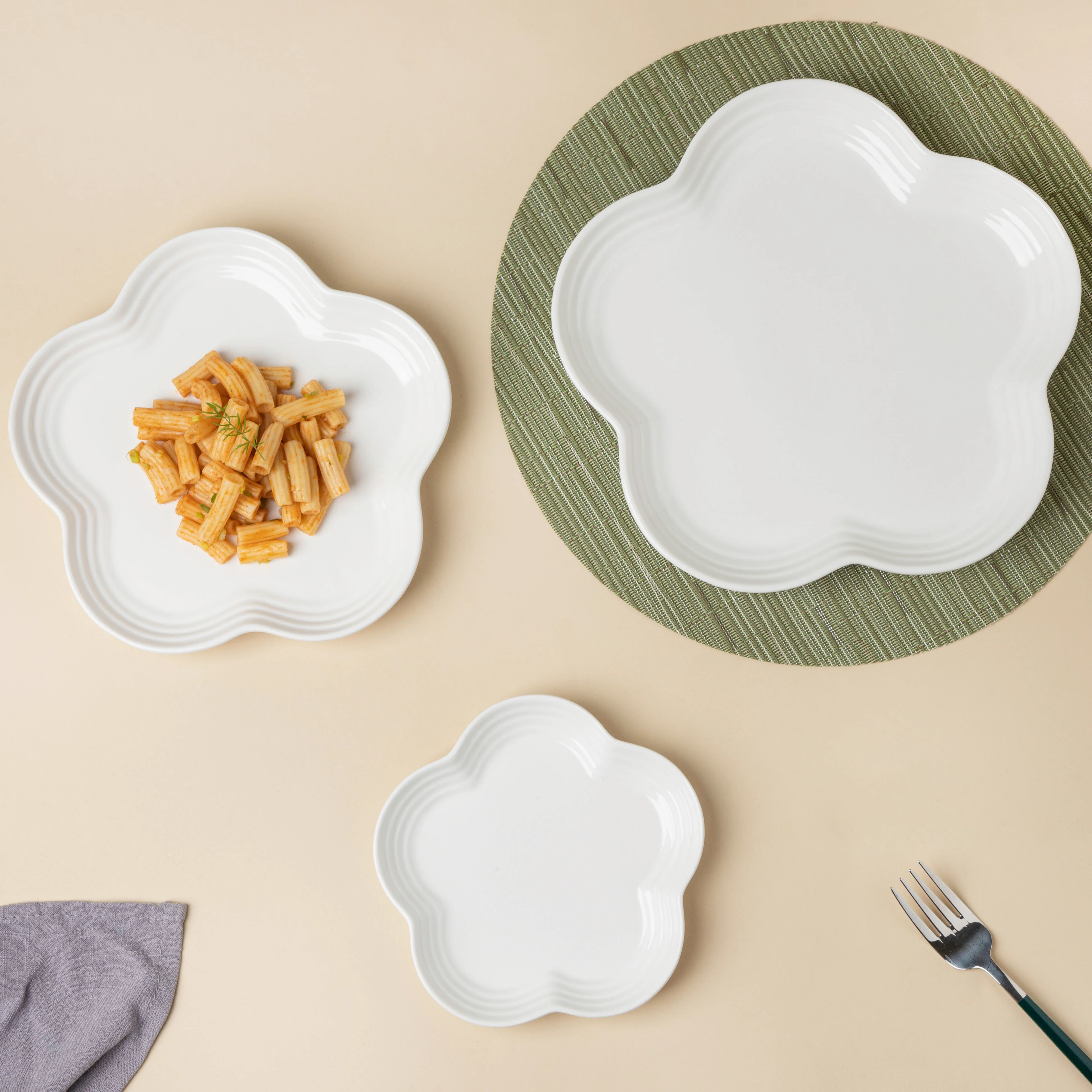 White Daisy Dew Platter 10 Inch - Image 4