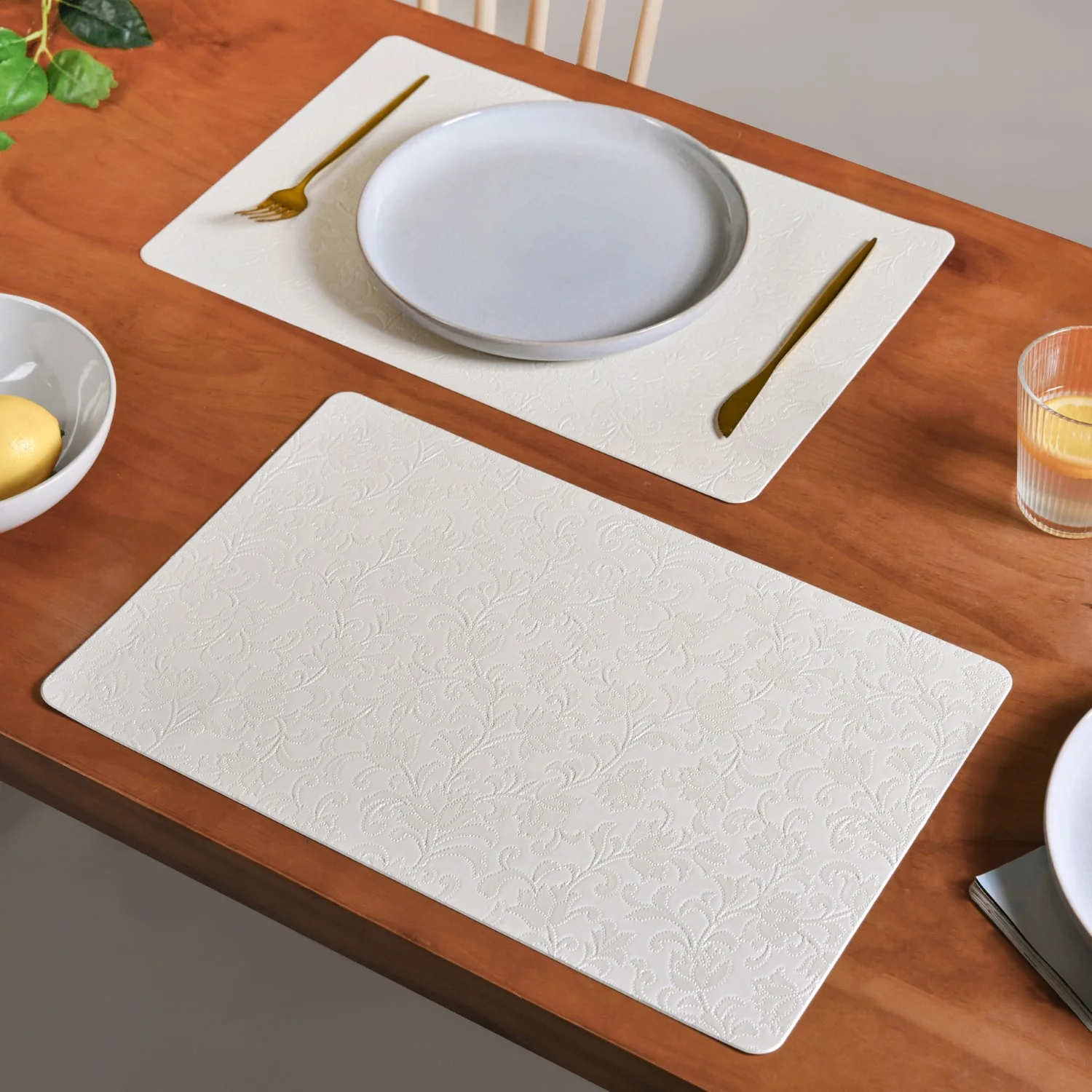 White Flower Placemat Set Of 6 - Image 3
