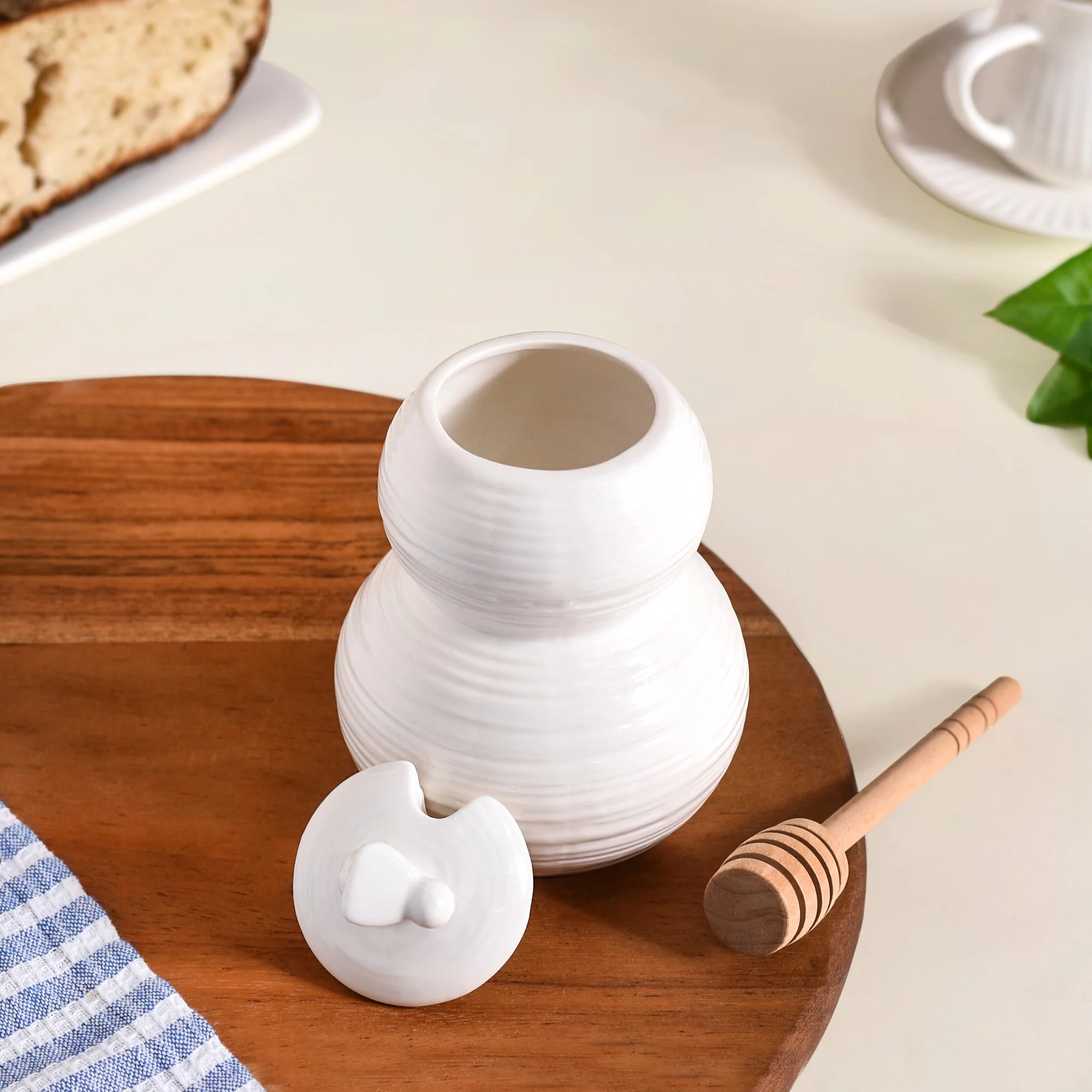 White Honey Pot With Wooden Dipper 350ml - Image 9