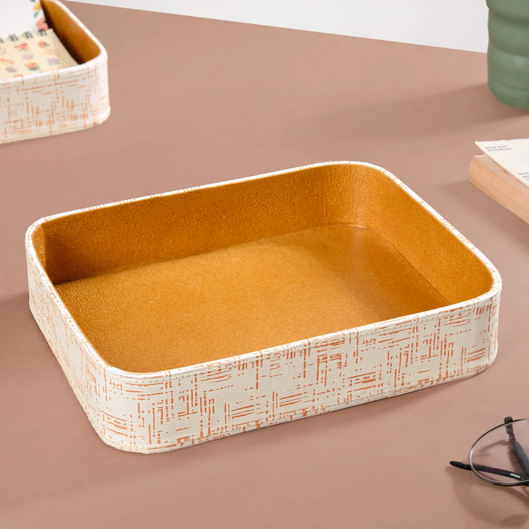 White Organiser Tray Quadrata Pattern Set Of 2 - Image 6
