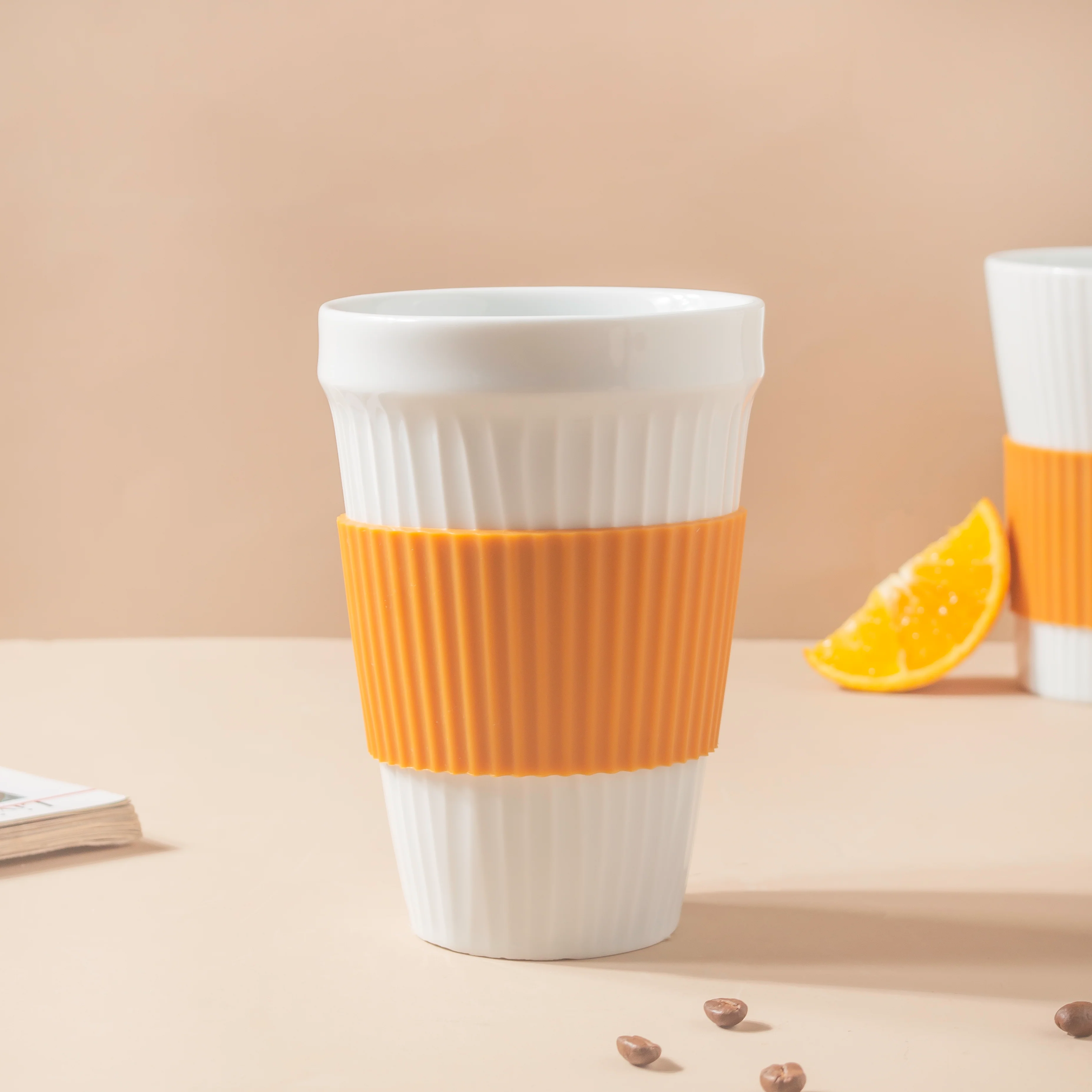White Ribbed Drinkware With Silicone Band 400 ml - Image 3